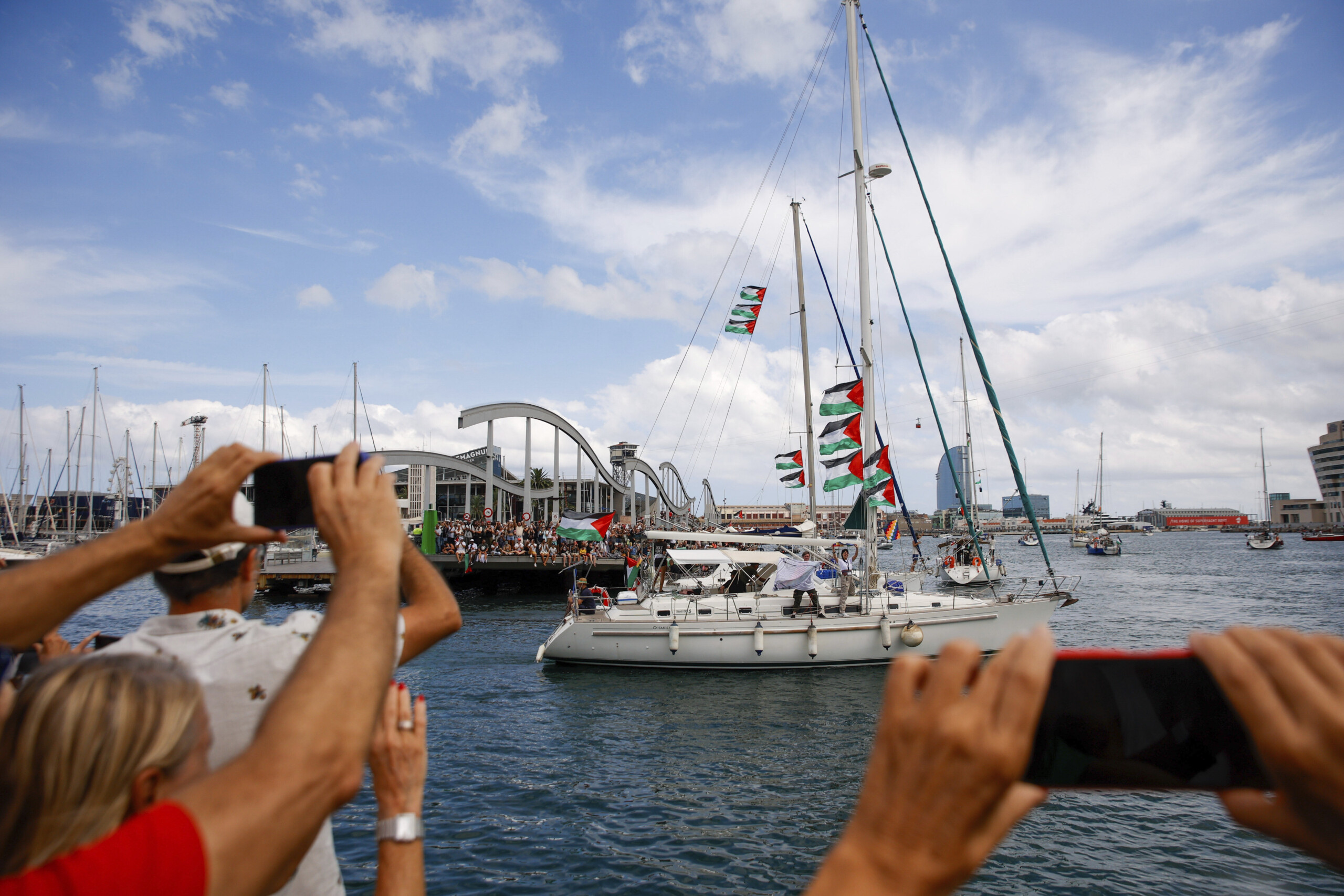 moyen orient conditions meteorologiques dangereuses la flottille retourne au port scaled