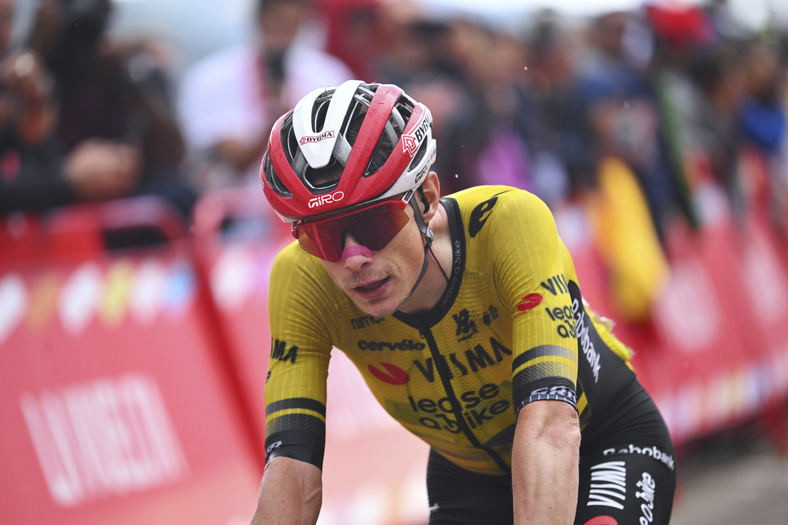 cyclisme vuelta vine remporte la 10e etape vingegaard nouveau maillot rouge scaled