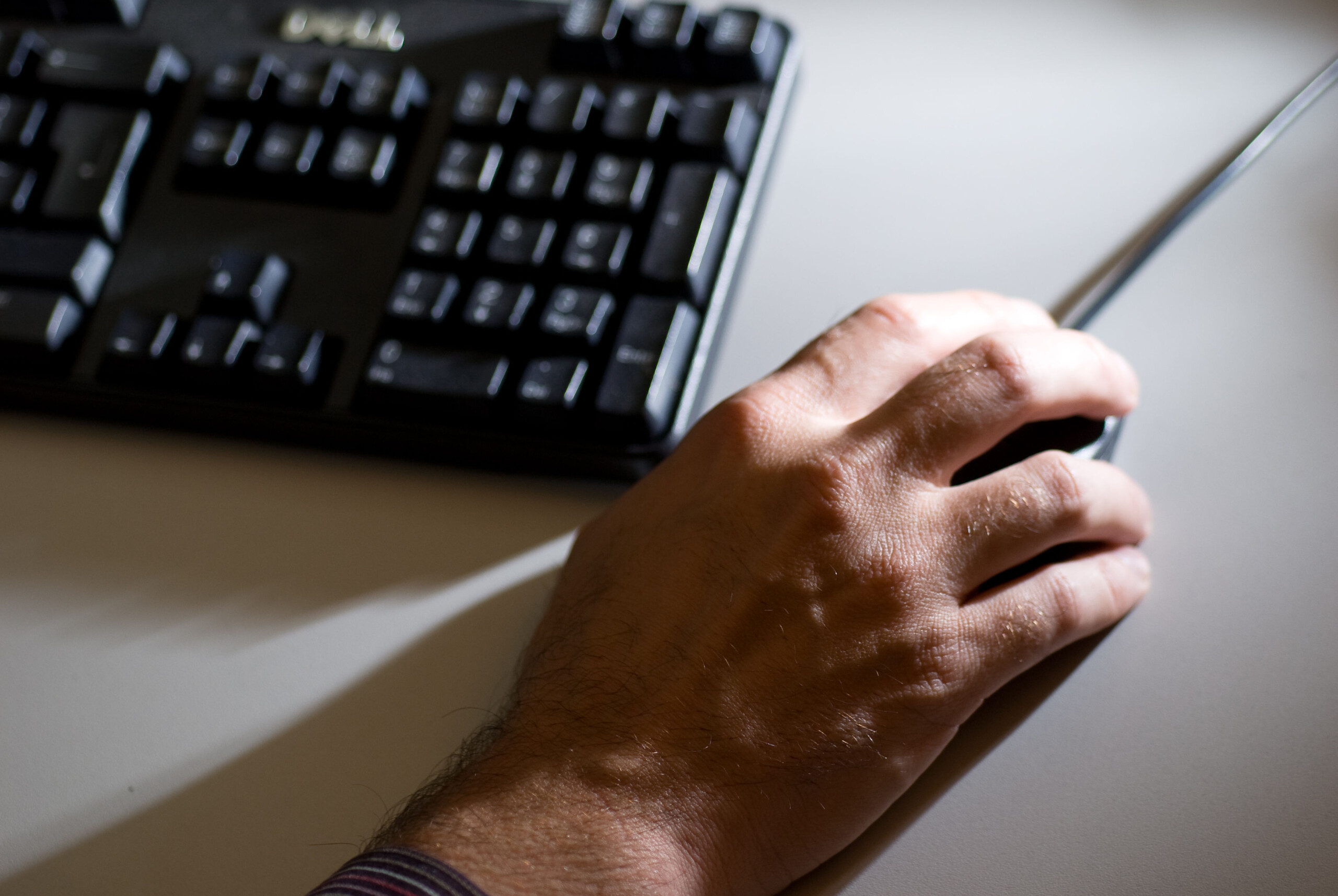 le parquet de rome ouvre une enquete sur des sites sexistes extorsion et revenge porn scaled
