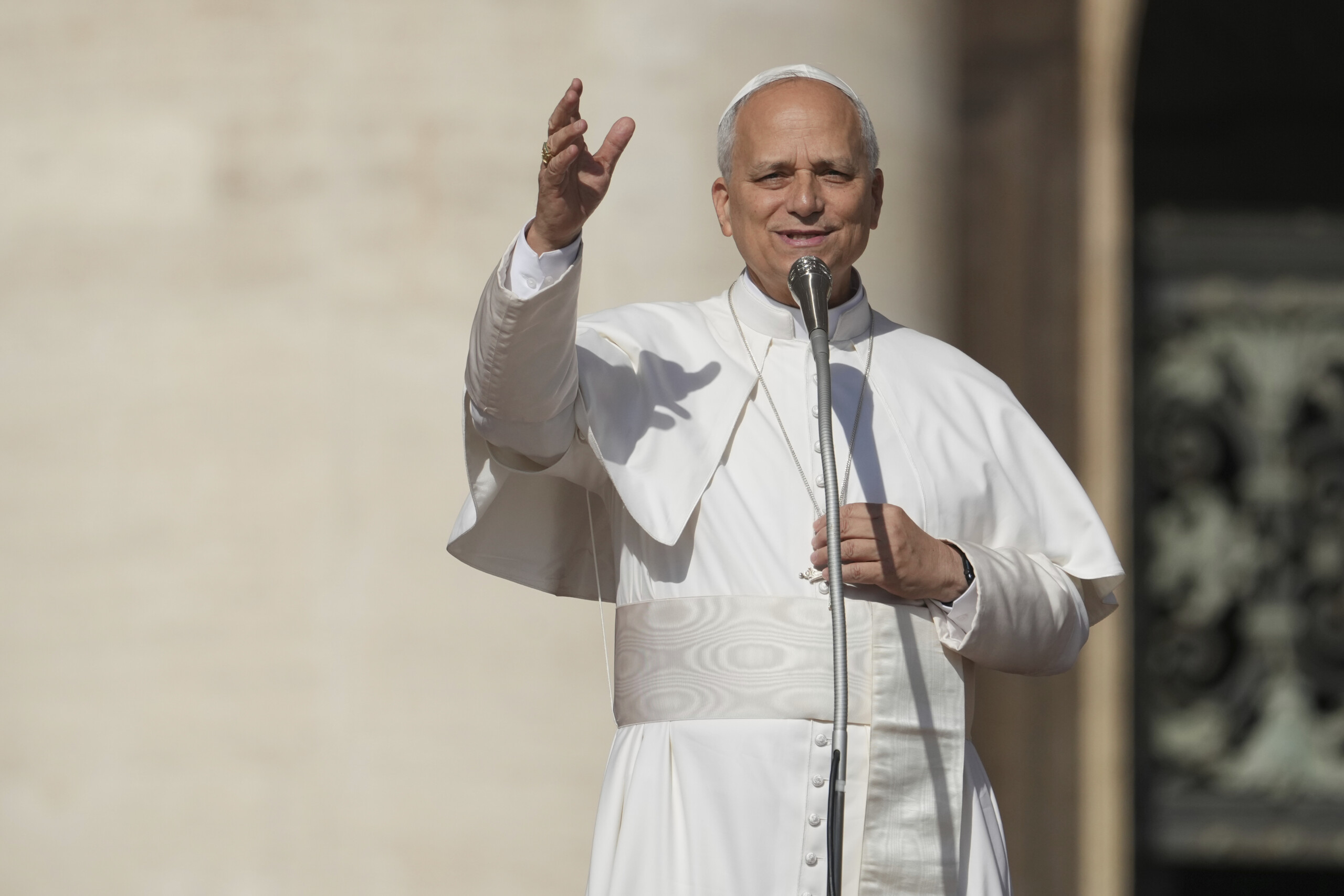 pape leon xiv aux jeunes ne gachez pas votre vie faites en un chef doeuvre scaled