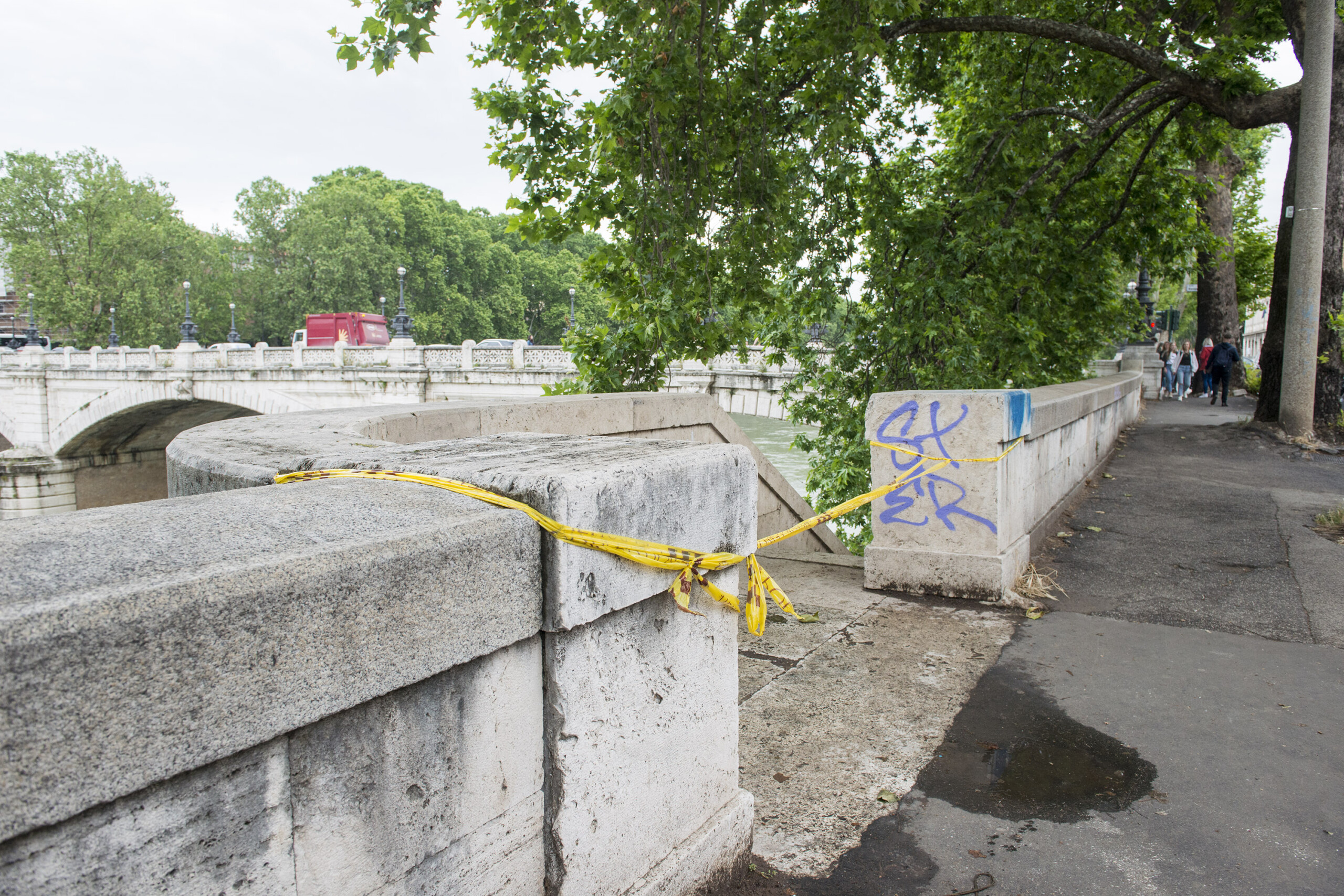 rome un ouvrier meurt ecrase par un chariot elevateur sur le quai du tibre scaled