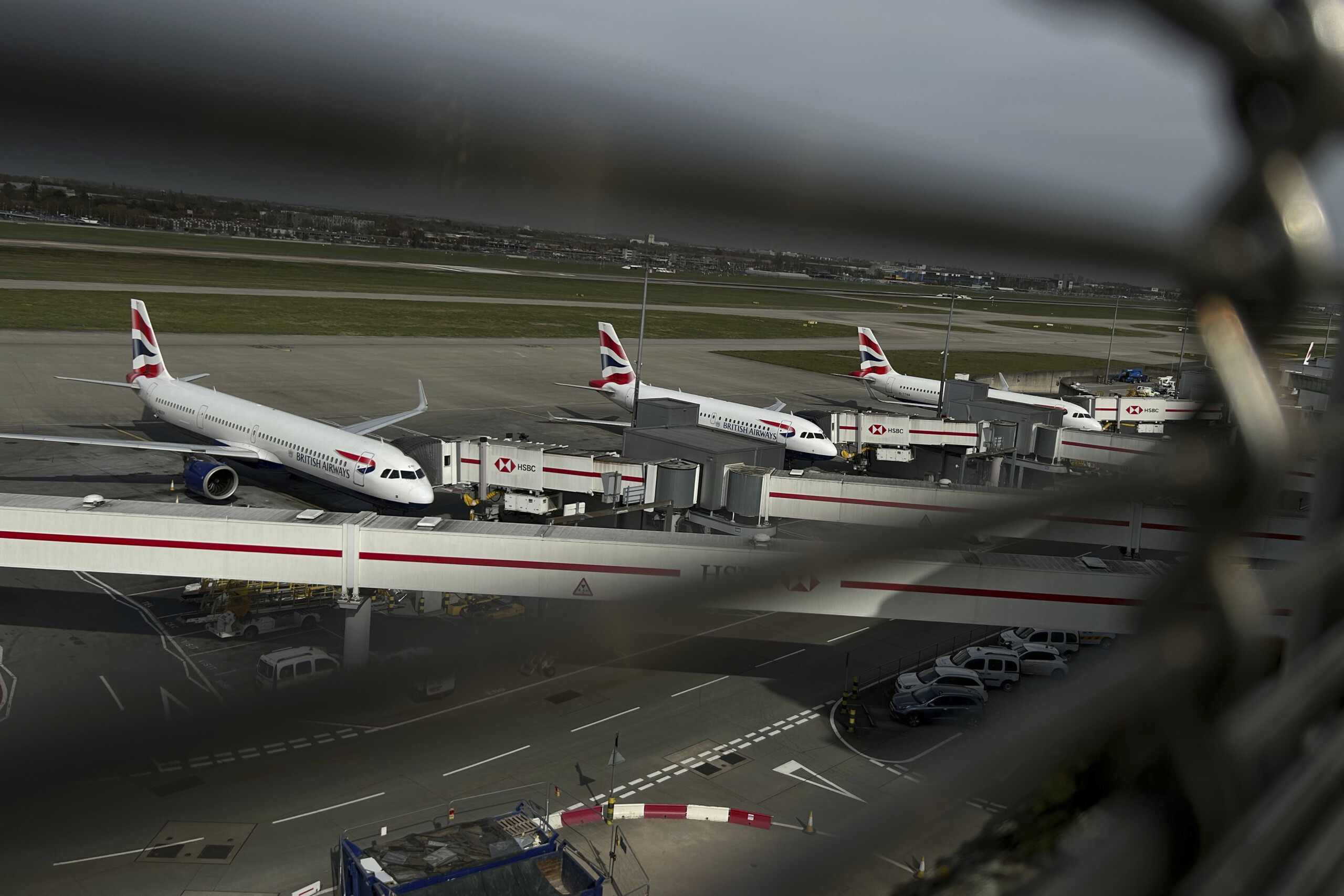 royaume uni reouverture du terminal 4 de heathrow plusieurs personnes secourues scaled