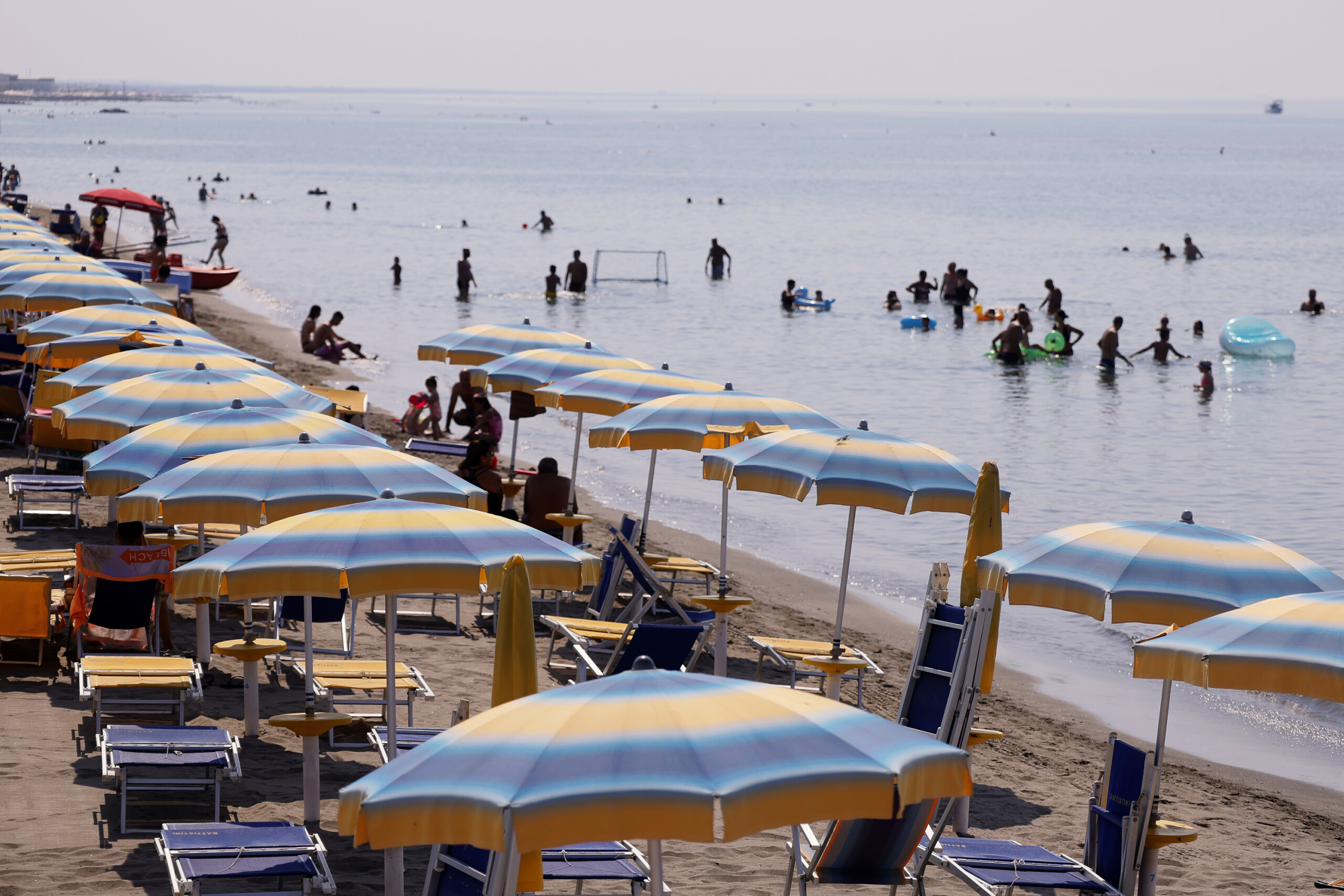 vacances confcommercio plus de 10 millions de departs en septembre augmentation des depenses scaled