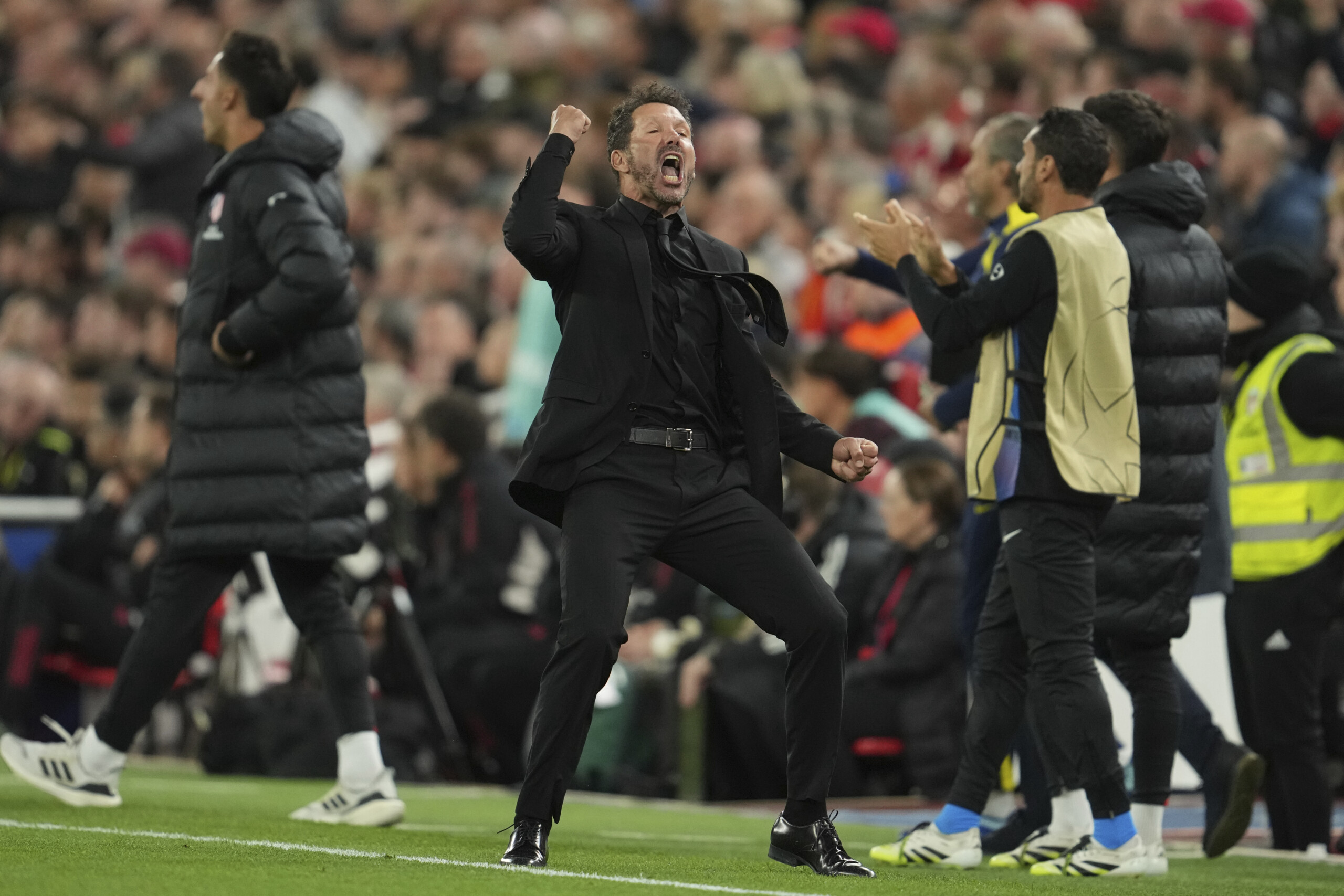 champions league bagarre et expulsion pour simeone ils mont insulte scaled
