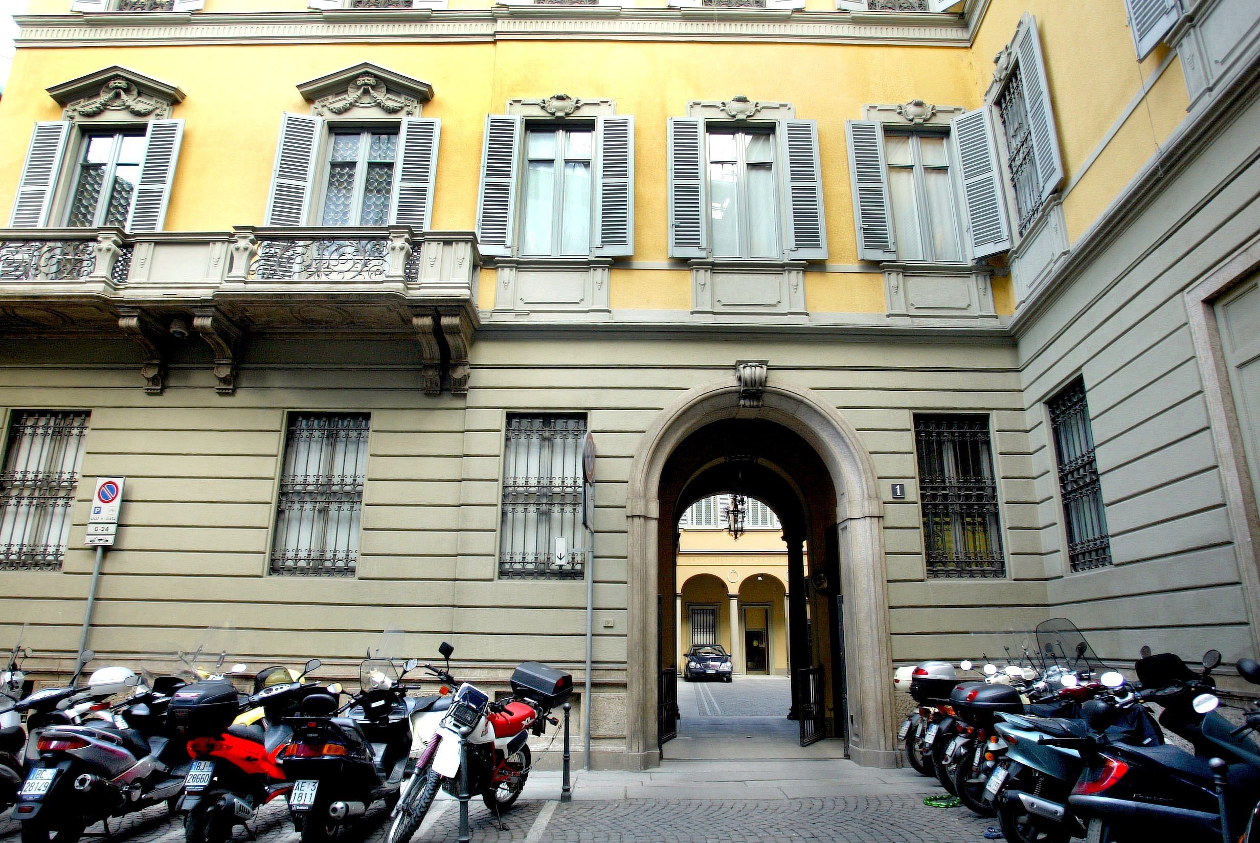 mediobanca le conseil dadministration demissionne a lexception de panizza effet au 28 octobre