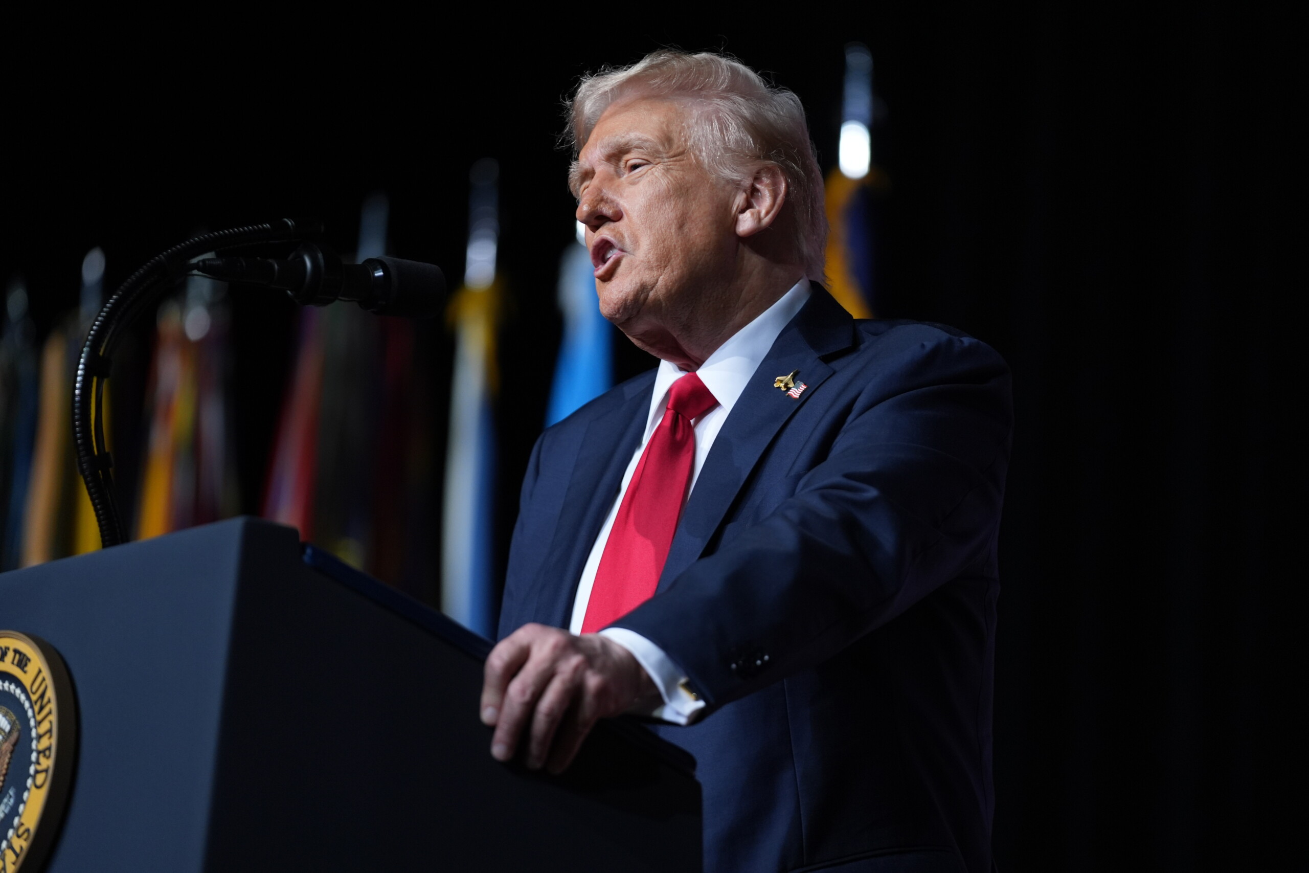 etats unis trump rencontre aujourdhui le responsable du budget pour discuter des licenciements lies au shutdown scaled