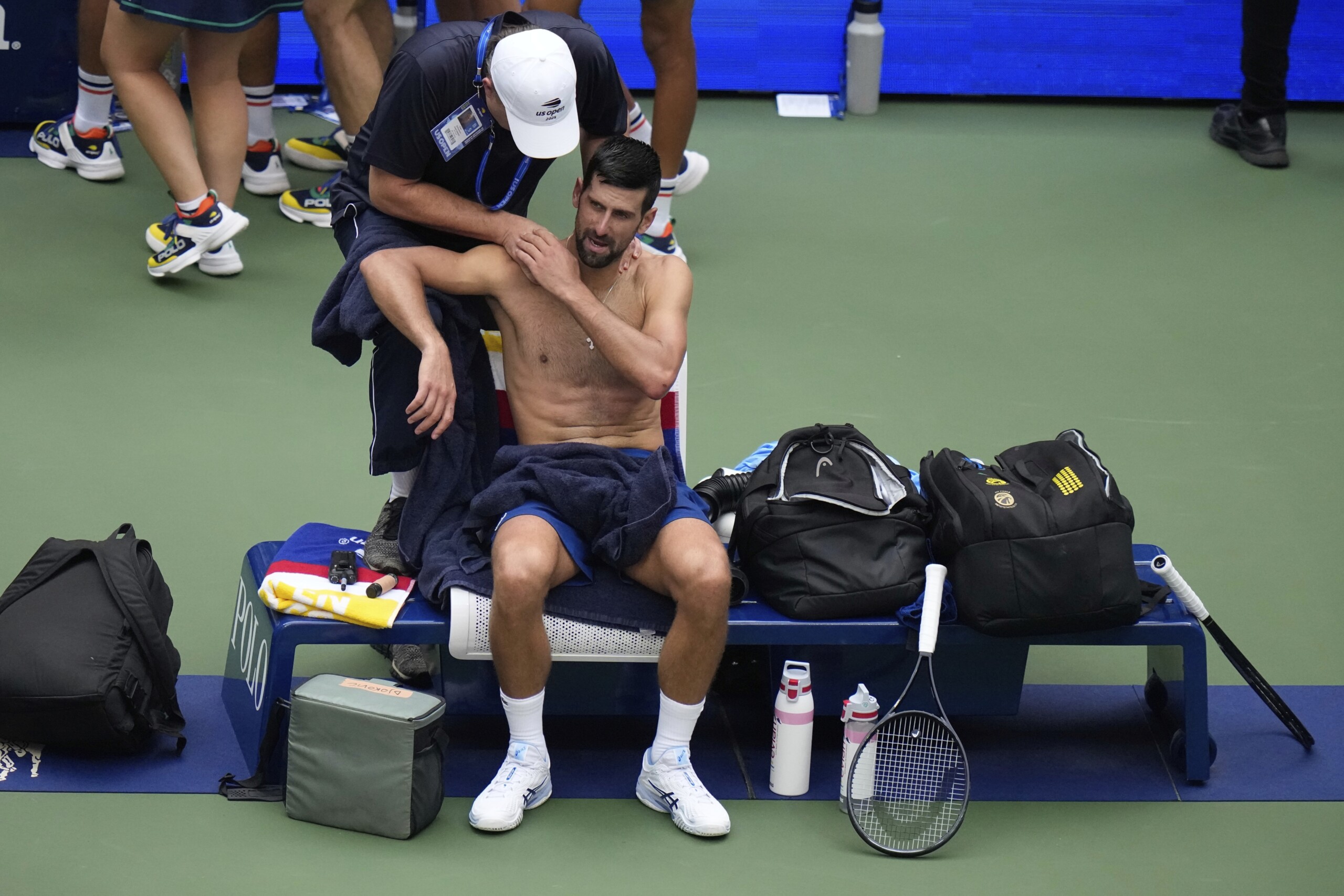 djokovic epuise a shanghai contraint de disputer un troisieme set scaled