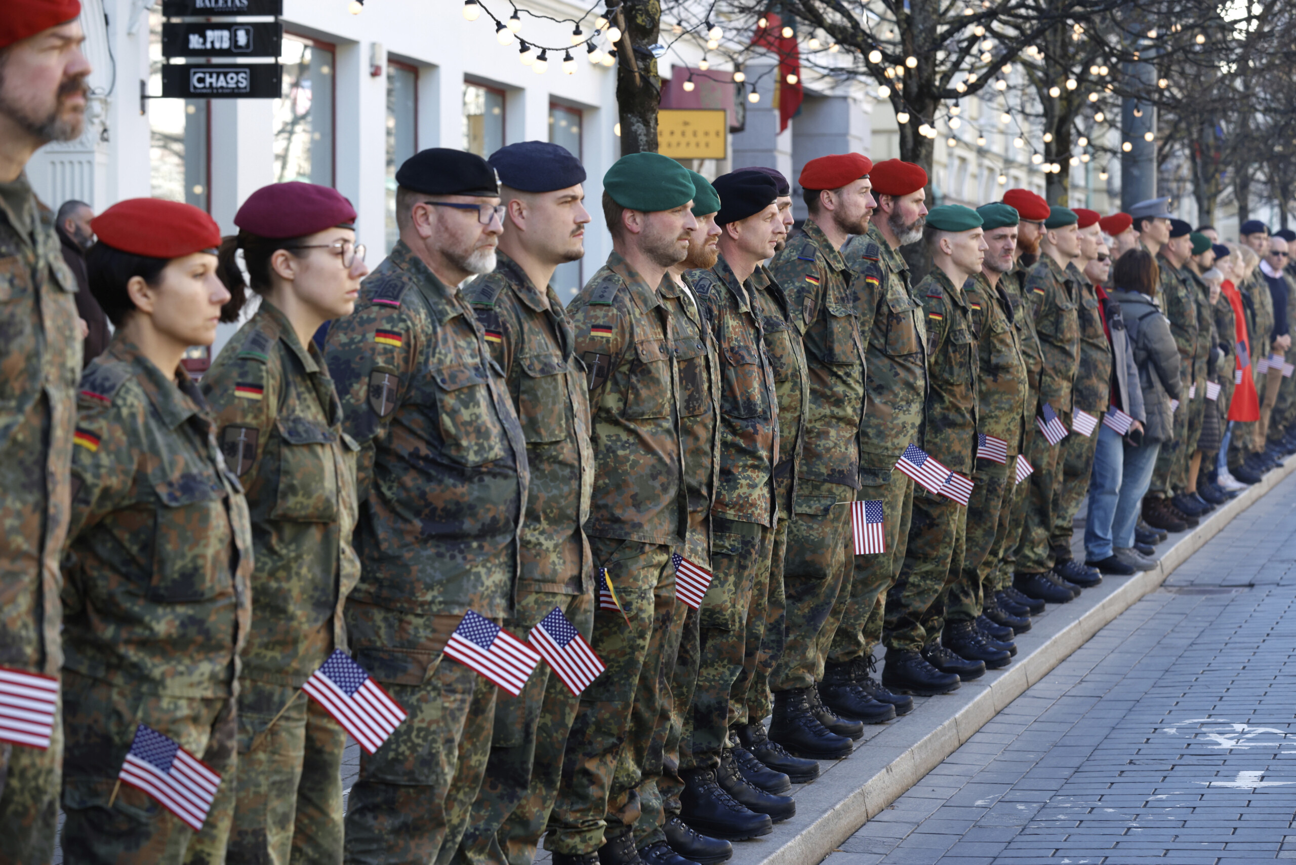 gaza les etats unis vont envoyer 200 militaires pour surveiller le cessez le feu scaled