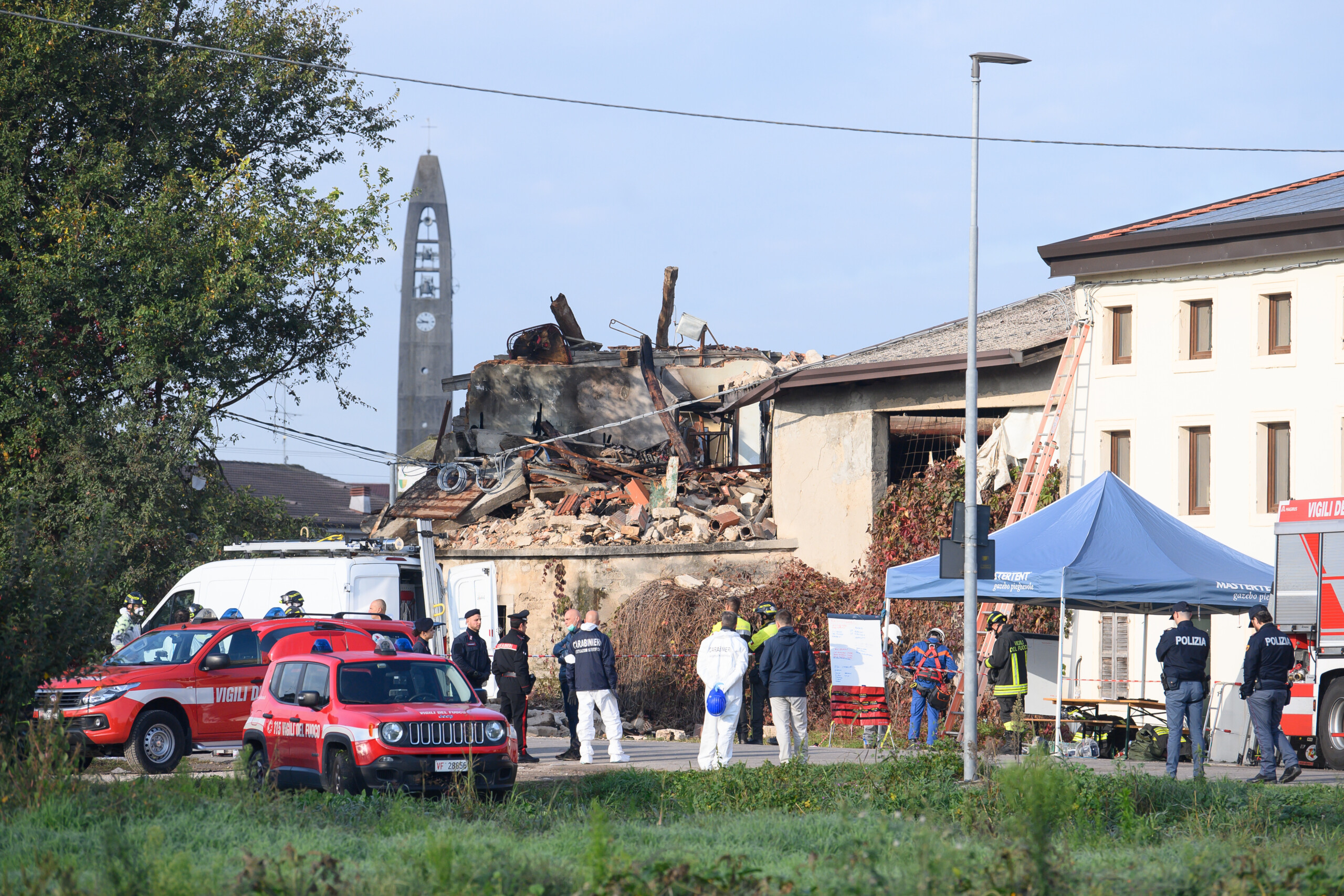 explosion a verone parmi les hypotheses une molotov lancee par la femme scaled