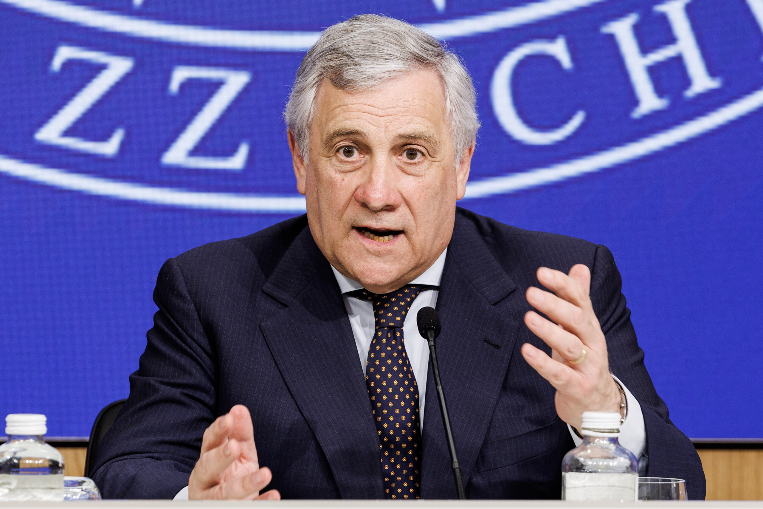 manoeuvre tajani satisfaits discussion avec les banques pas dimpots sur les benefices exceptionnels scaled