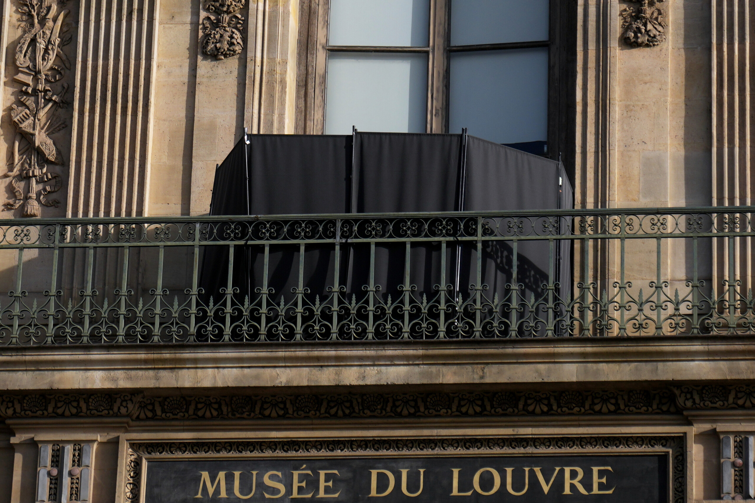 lempertz les bijoux du louvre sont invendables seuls des experts pourraient les decouper scaled