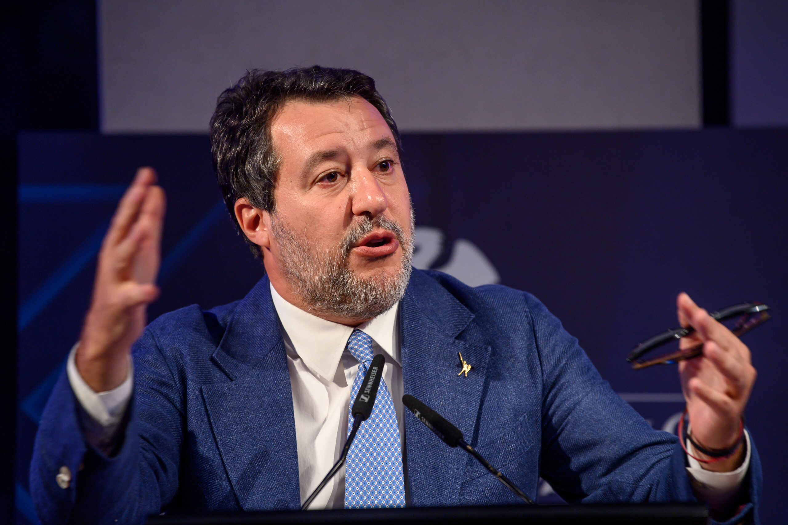 Gouvernement, Salvini : « Des tensions avec Tajani ? Nous nous aimons ». 1 gouvernement salvini des tensions avec tajani nous nous aimons scaled