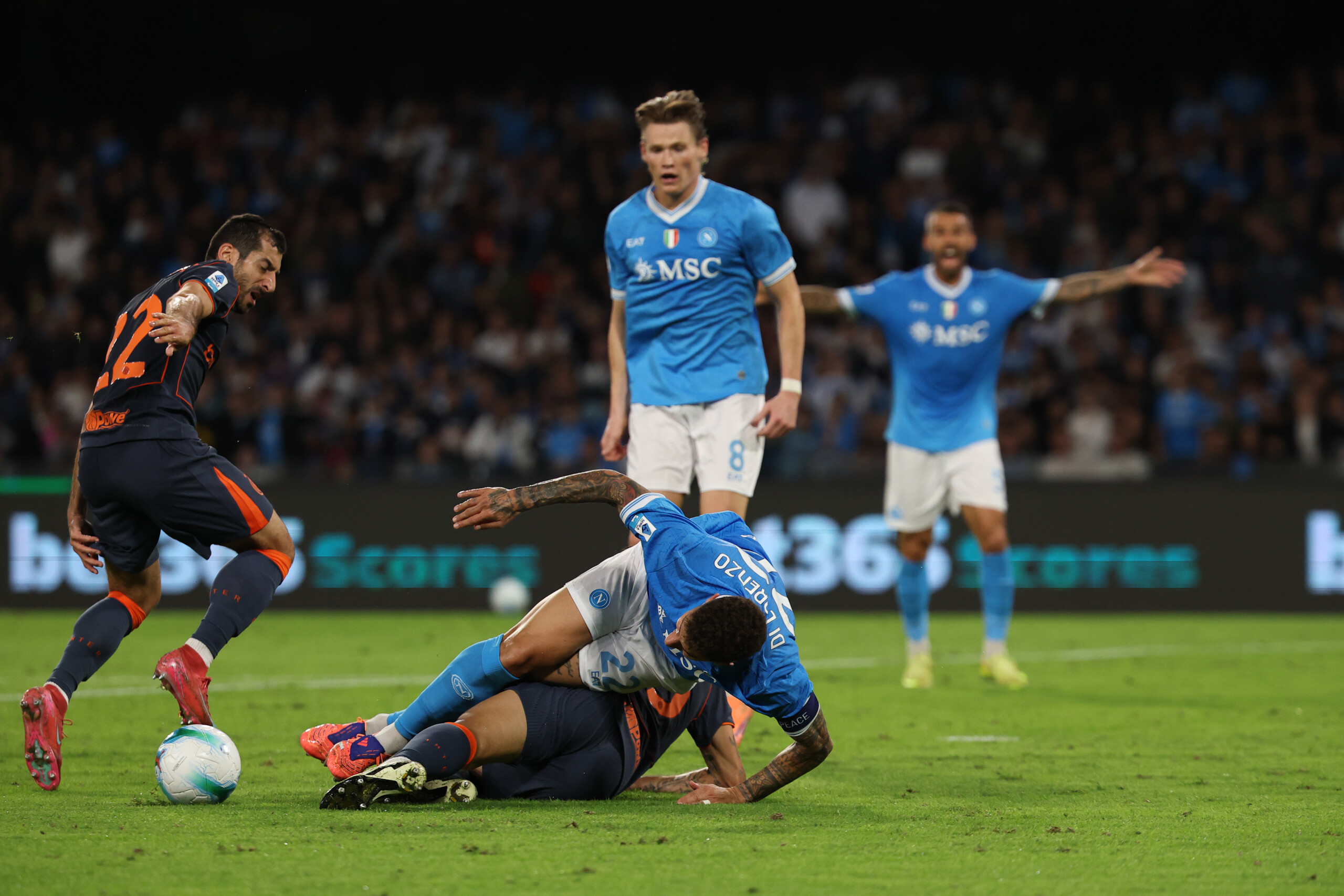 football inter mkhitaryan souffre dune blessure au semi tendineux de la cuisse scaled