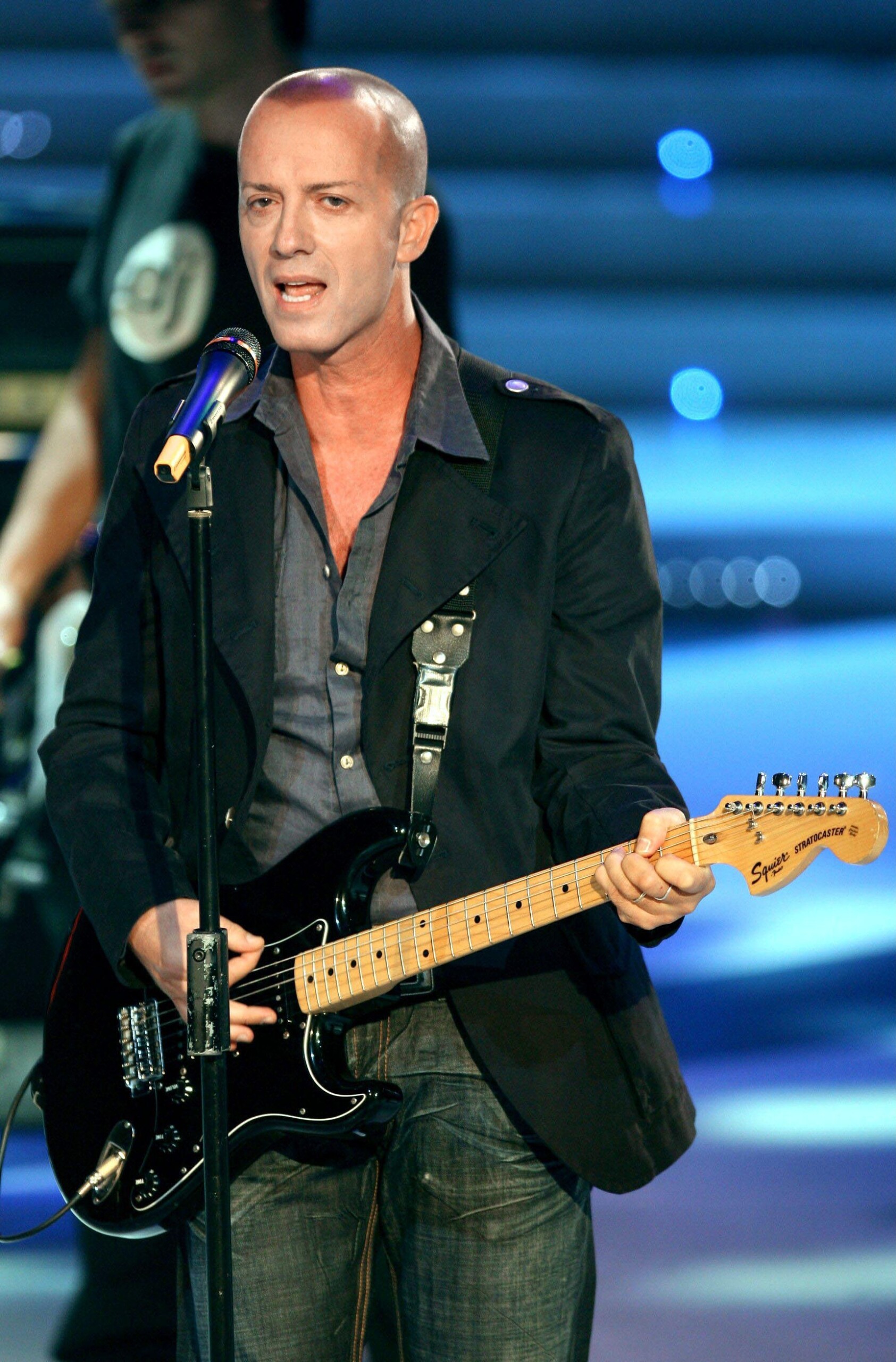 musique raf en concert pour les 40 ans de self control scaled