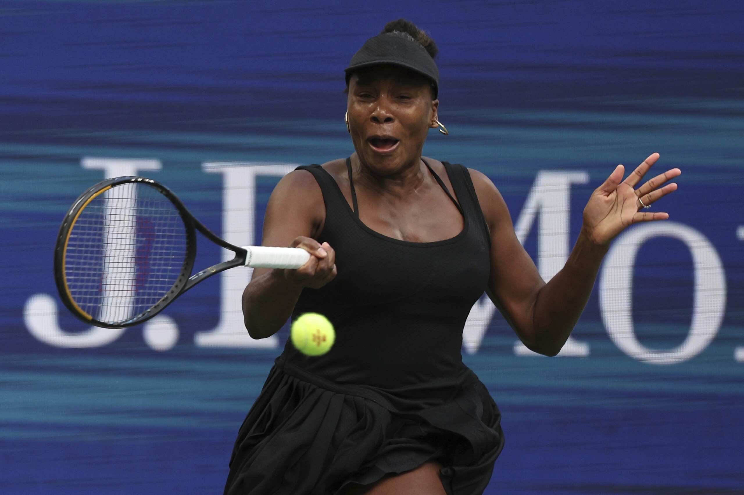 tennis a 45 ans venus williams sur le court du tournoi wta dauckland scaled
