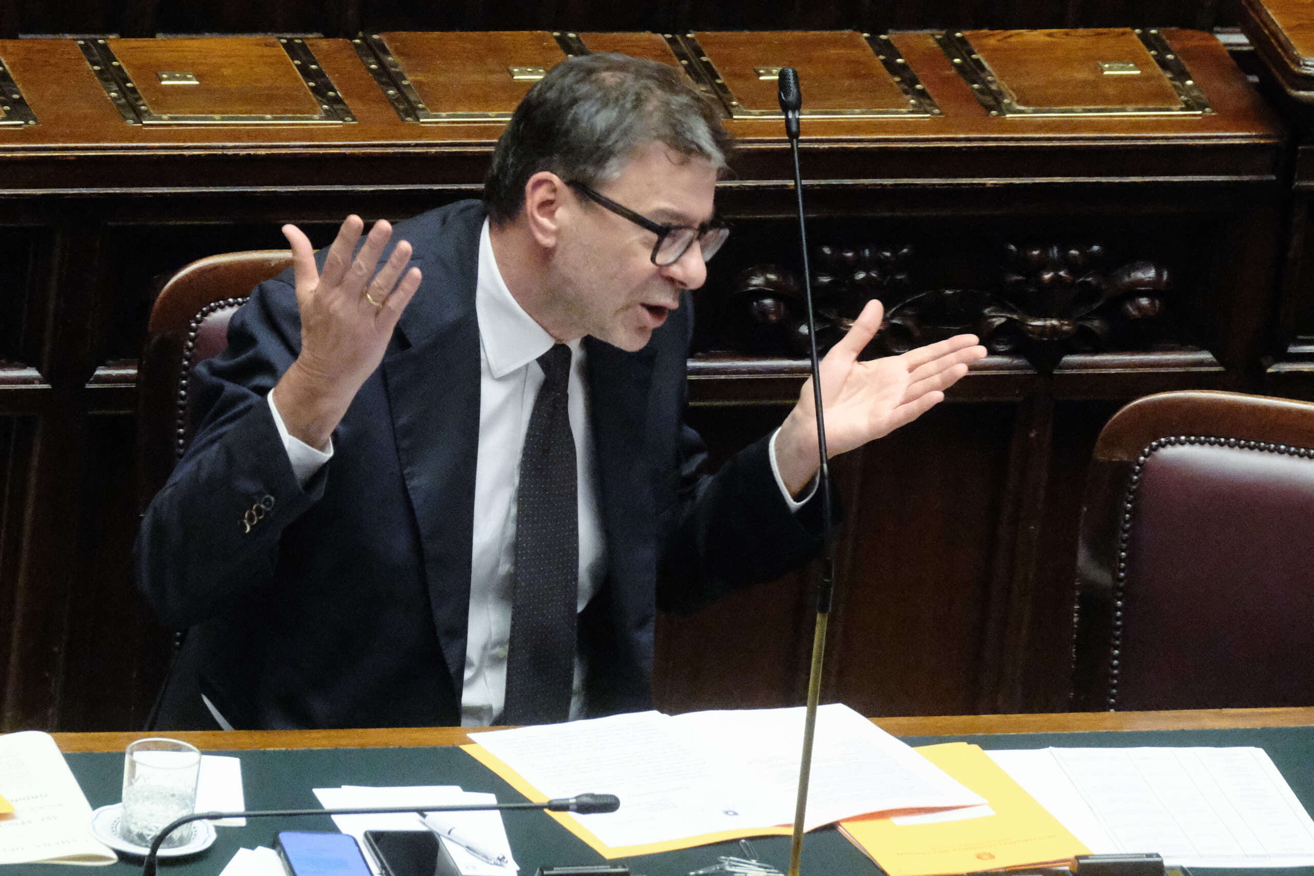 loi de finances giorgetti un impact absorbable par les banques solides aussi grace a la rigueur scaled