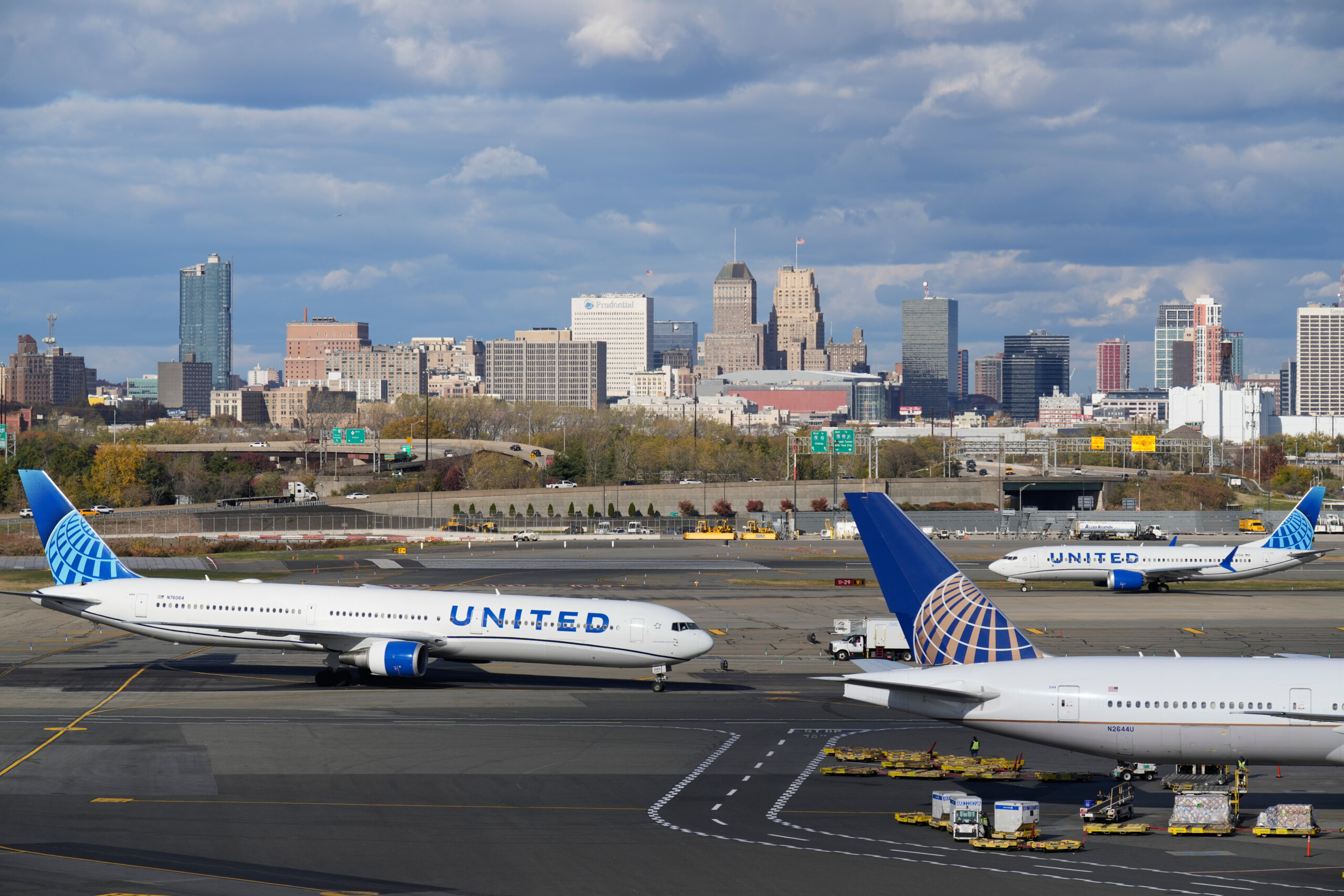 usa des centaines de vols annules pour cause de fermeture scaled