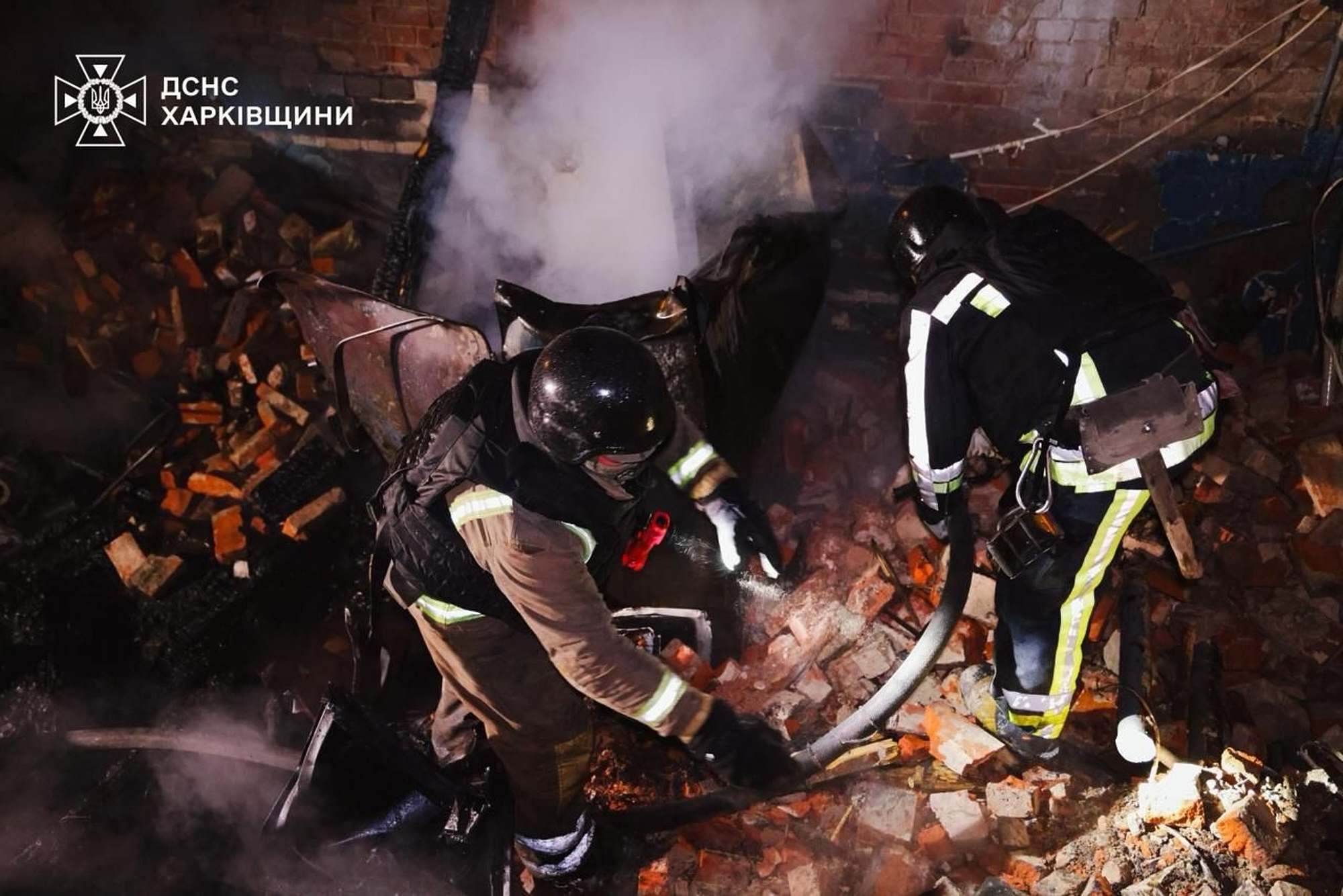 ukraine 4 morts dans des raids russes 3 a dnipro et un a kharkiv