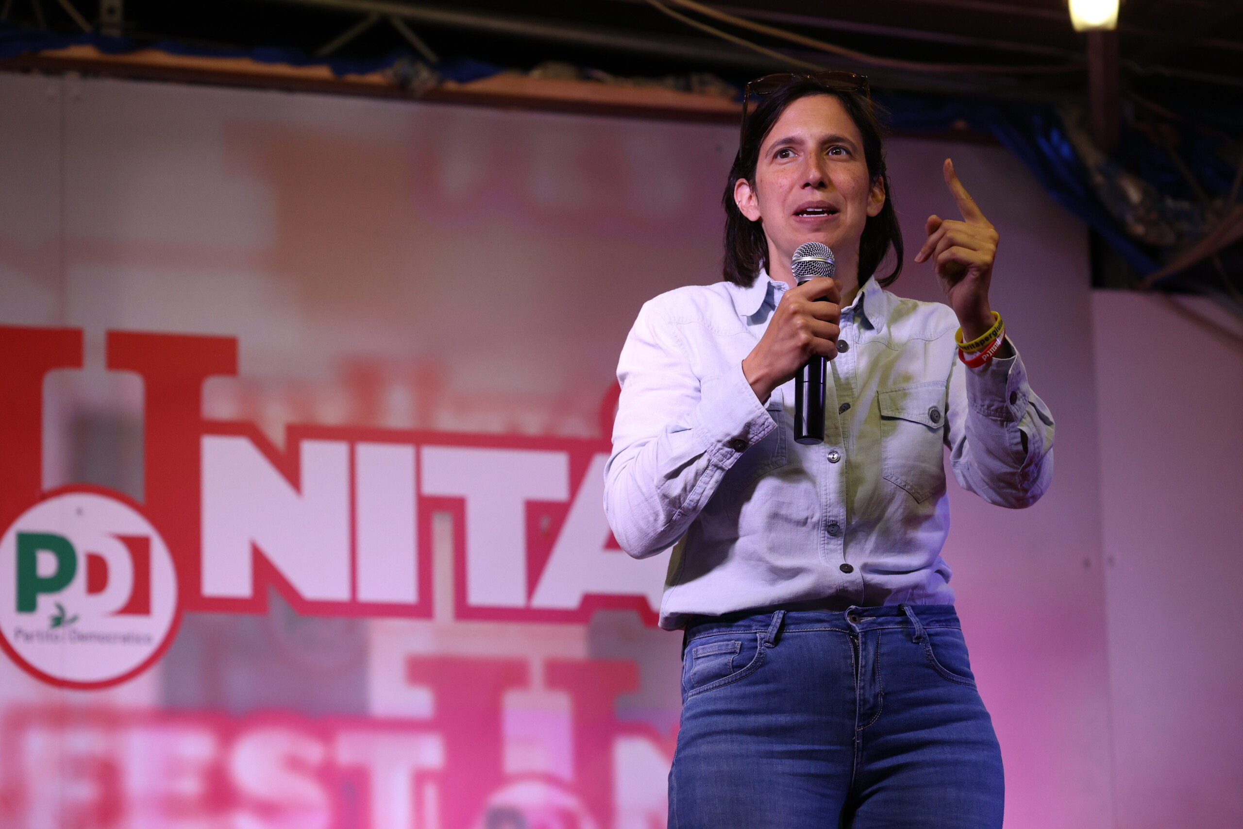 Violence contre les femmes, Schlein publie une photo avec Meloni : « Un tournant culturel fondamental sur le consentement » 1 violence contre les femmes schlein publie une photo avec meloni un tournant culturel fondamental sur le consentement scaled