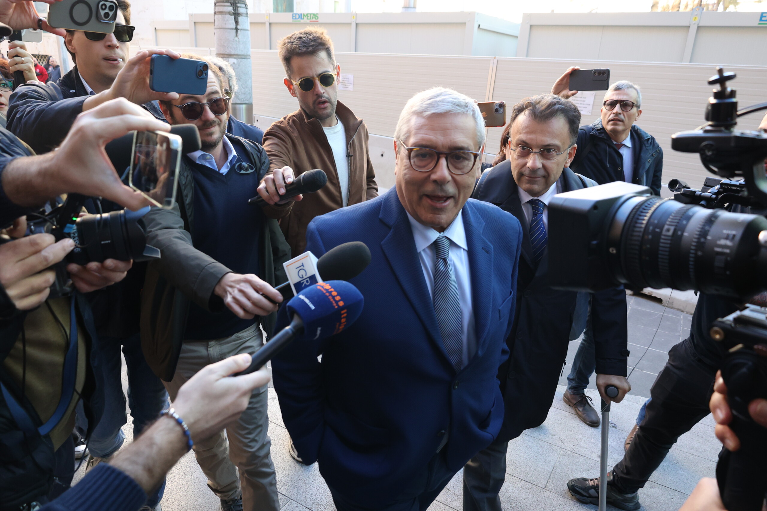 palerme interrogatoire termine cuffaro ne repond pas au juge dinstruction scaled