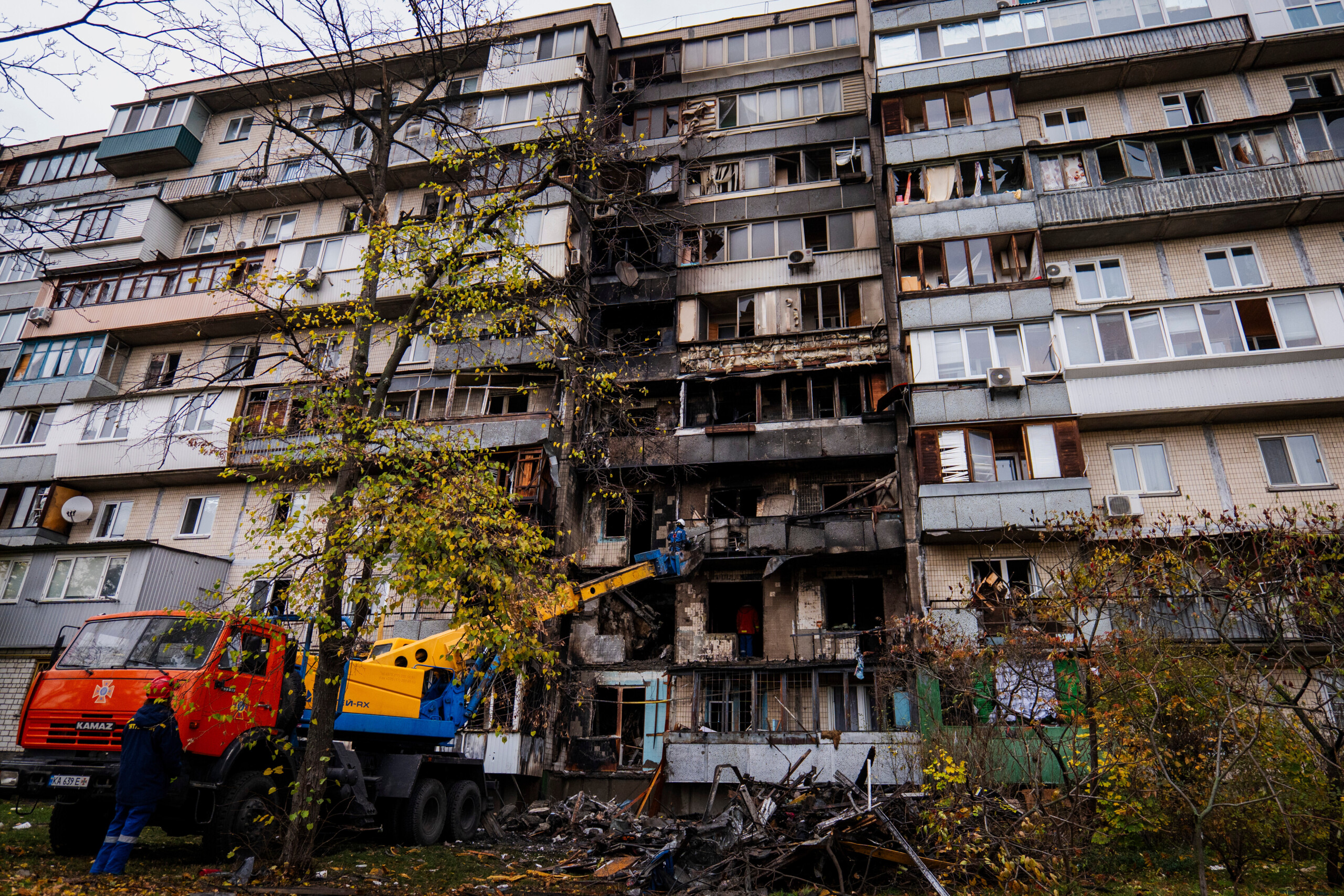 ukraine un mort et 24 blesses dans une attaque massive russe scaled