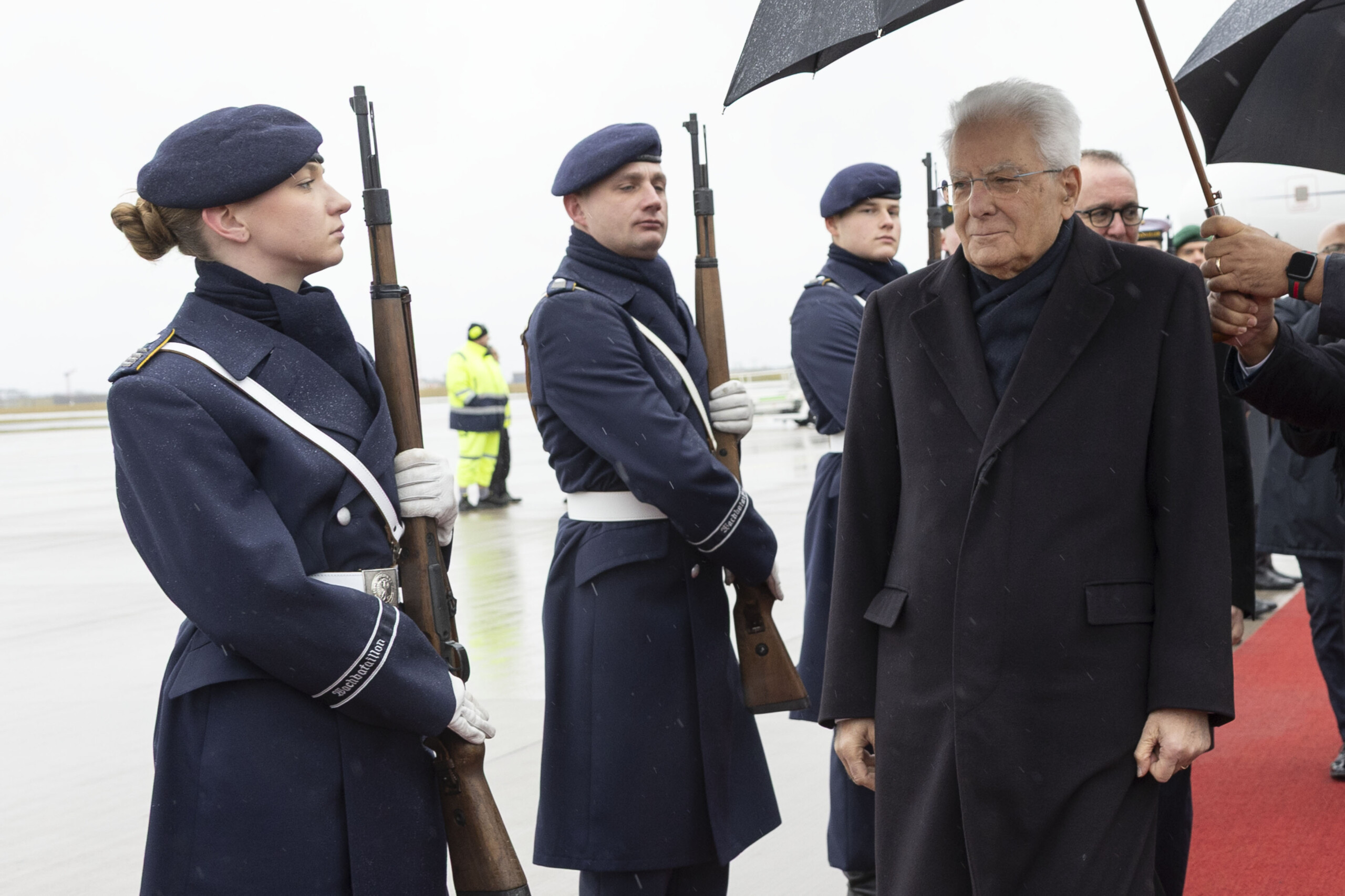 Italie-Allemagne : Mattarella arrive au palais Bellevue, entretien avec Steinmeier 1 italie allemagne mattarella arrive au palais bellevue entretien avec steinmeier scaled