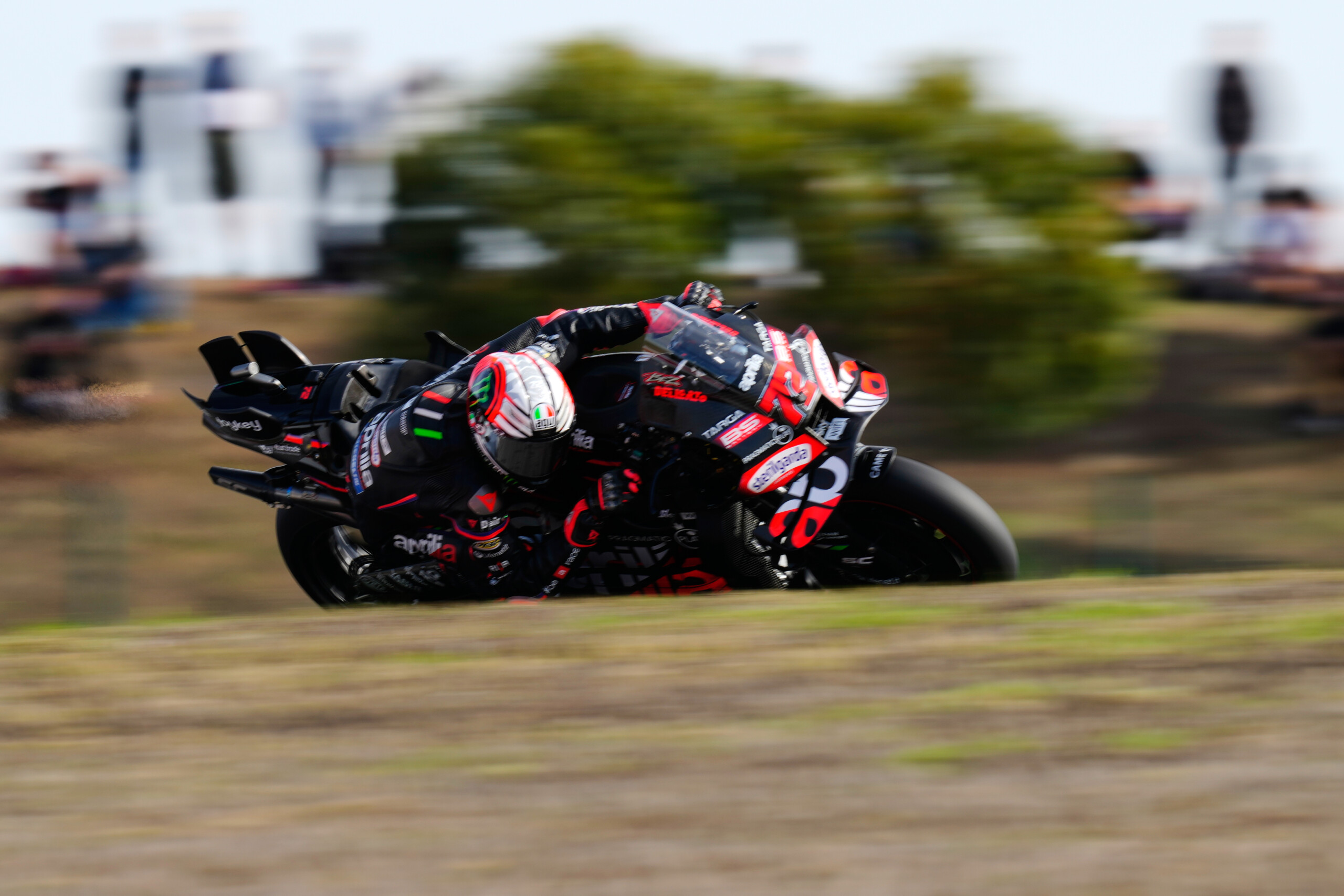 MotoGP : Grand Prix de Valence, pole position pour Bezzecchi devant Alex Marquez 1 motogp grand prix de valence pole position pour bezzecchi devant alex marquez scaled