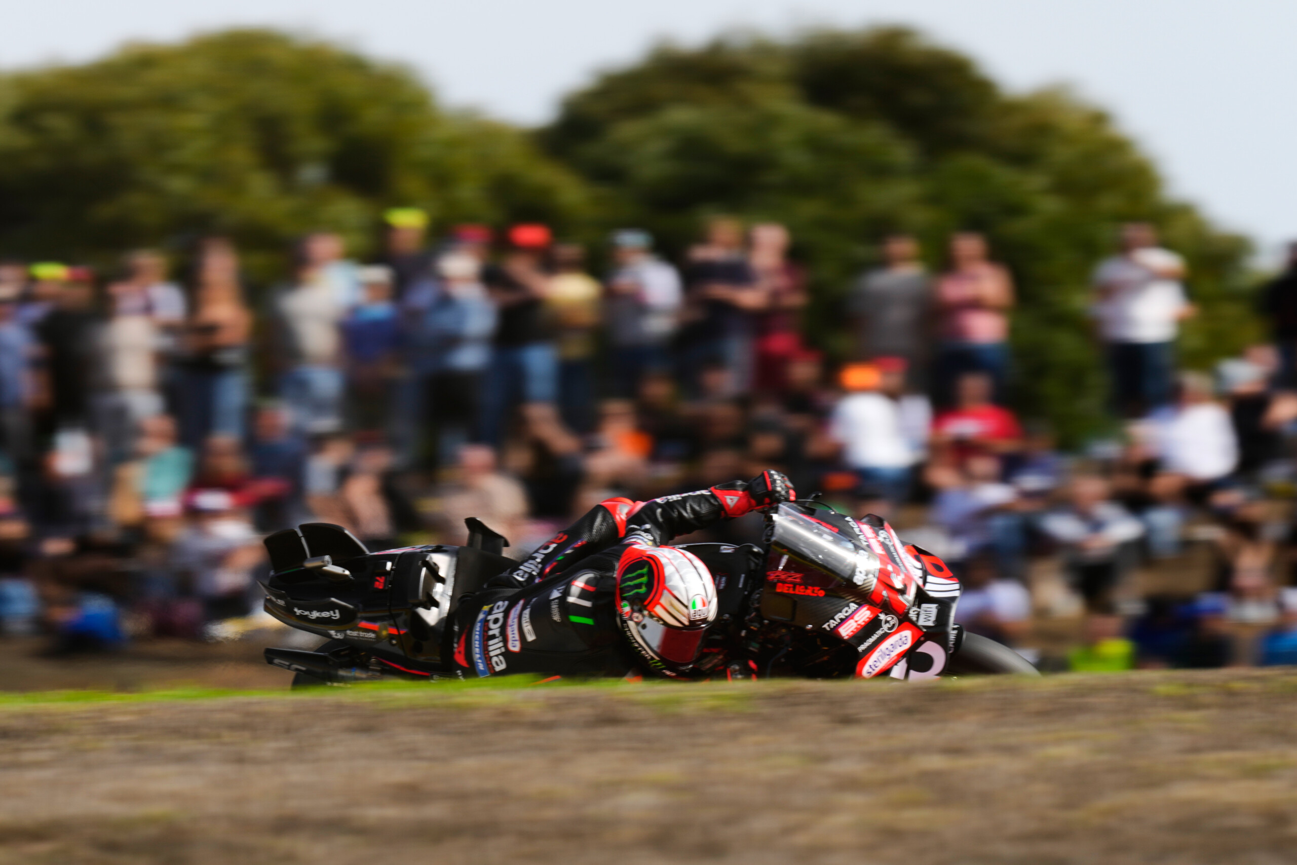 MotoGP : Bezzecchi gagne à Valence, double victoire pour Aprilia 1 motogp bezzecchi gagne a valence double victoire pour aprilia scaled