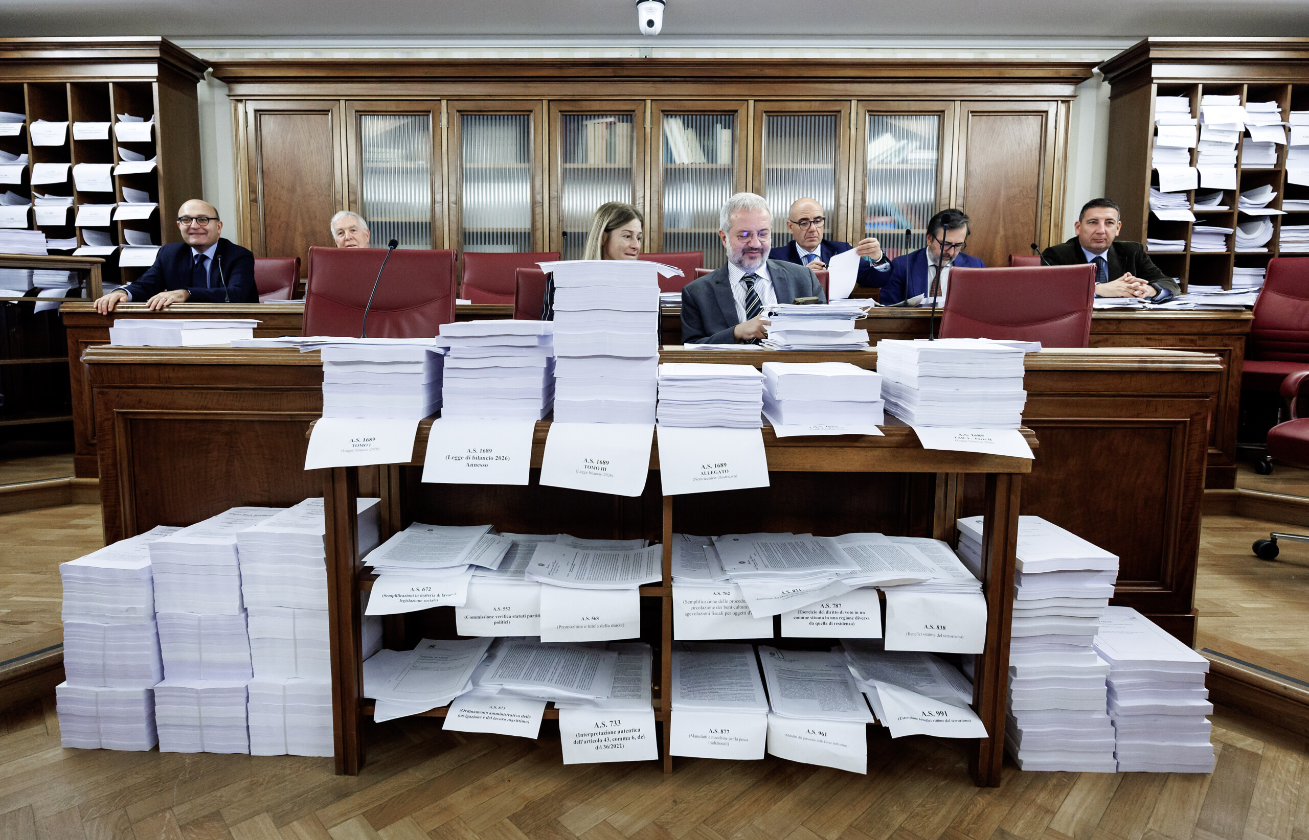 manoeuvre les amendements signales sont reportes a demain a 16 heures scaled