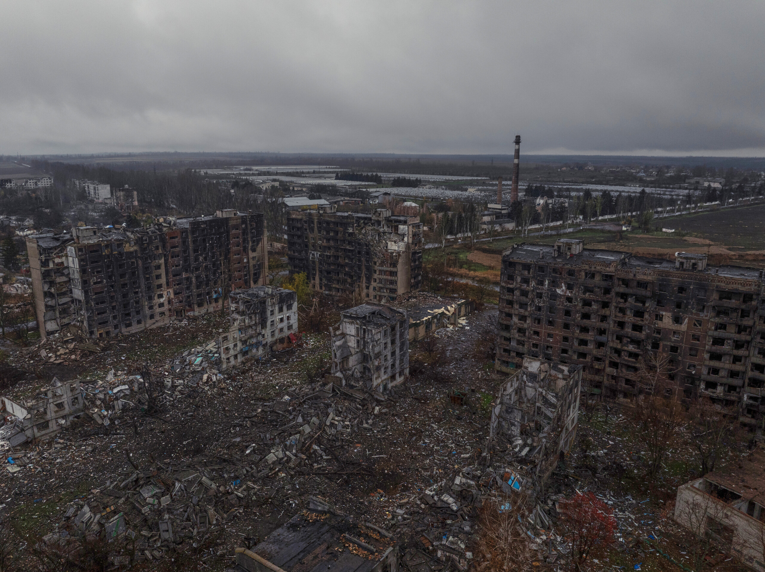 ukraine moscou deux centrales thermiques endommagees a donetsk scaled