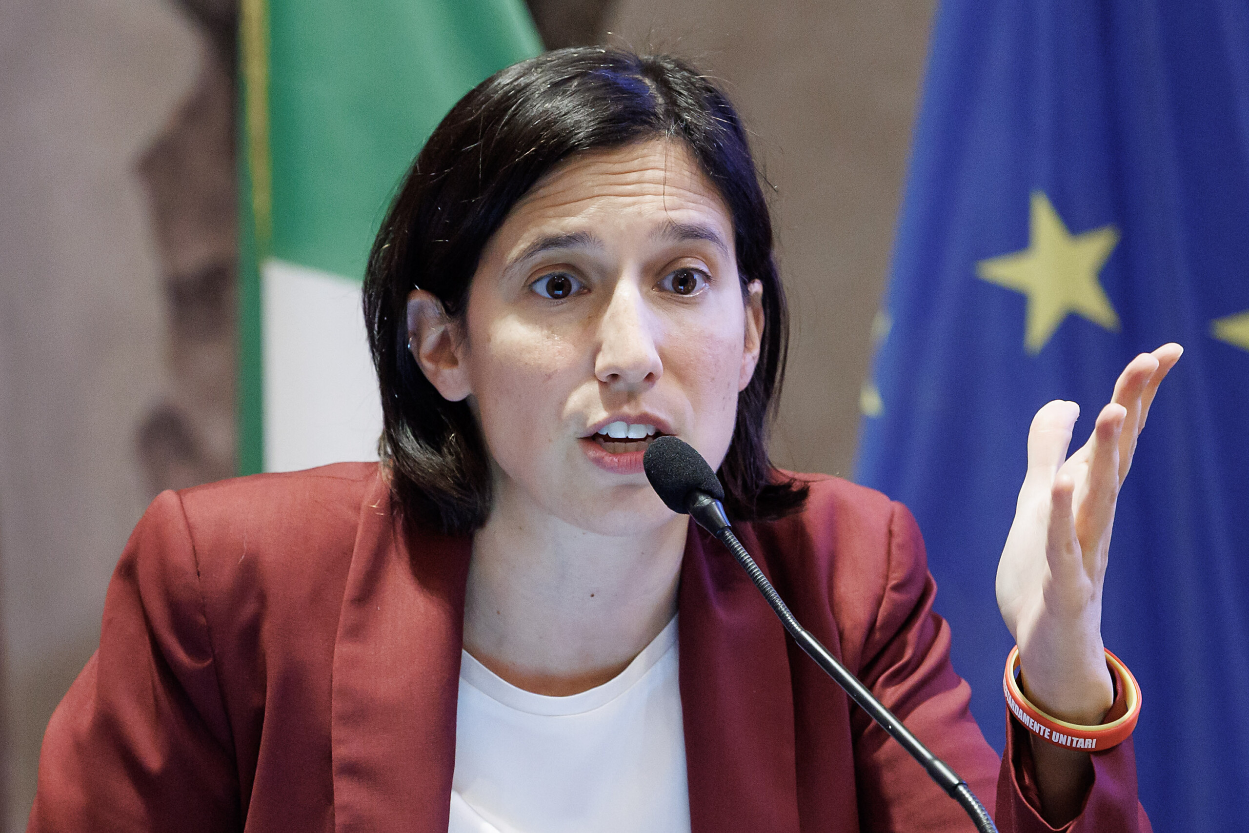 Gouvernement, Schlein : "Meloni doit aller au Quirinal, qu'ils arrêtent de voir des complots" 1 gouvernement schlein meloni doit aller au quirinal quils arretent de voir des complots scaled