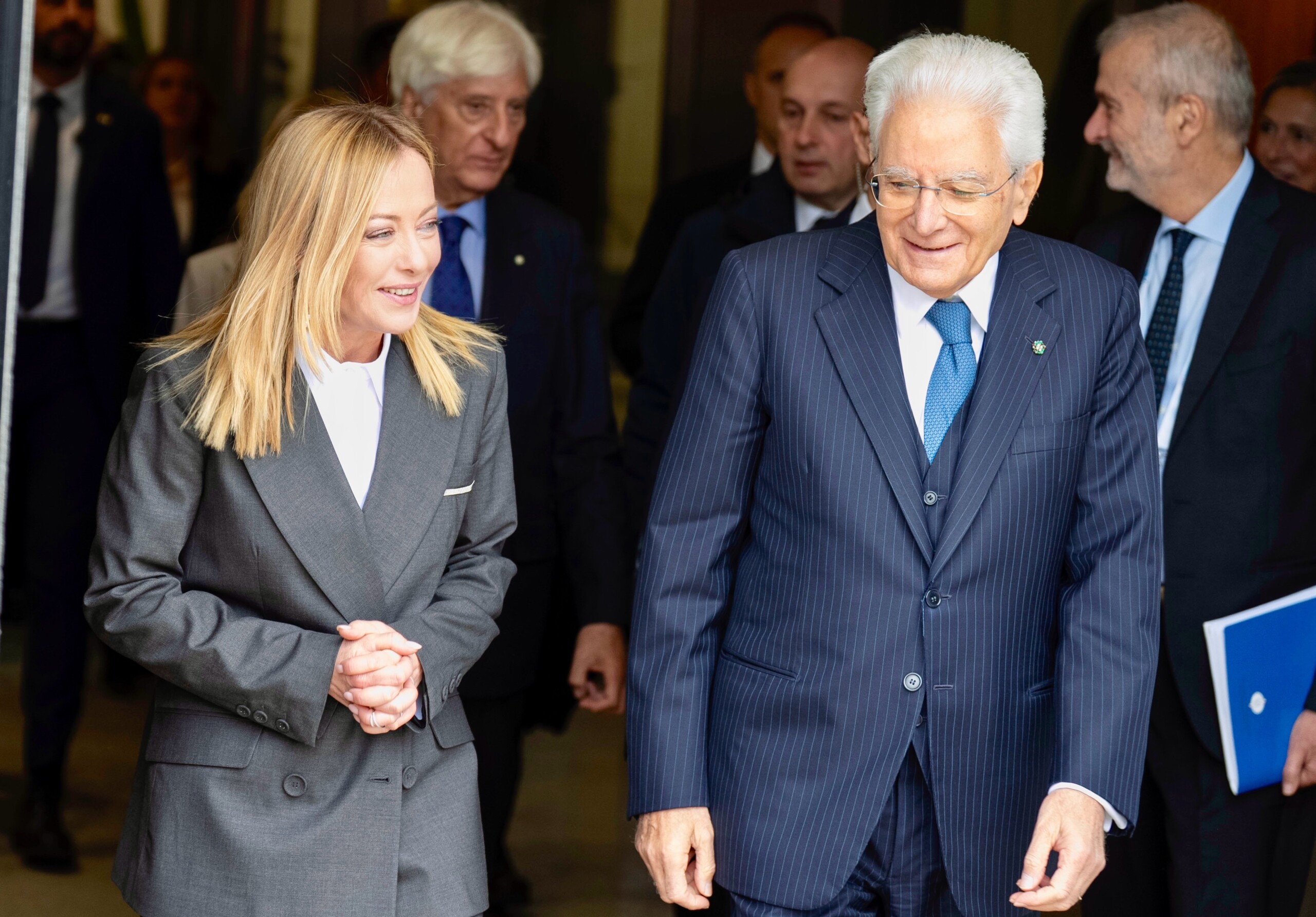 gouvernement sources du palazzo chigi pour meloni il ny a aucun affrontement institutionnel avec le colle scaled