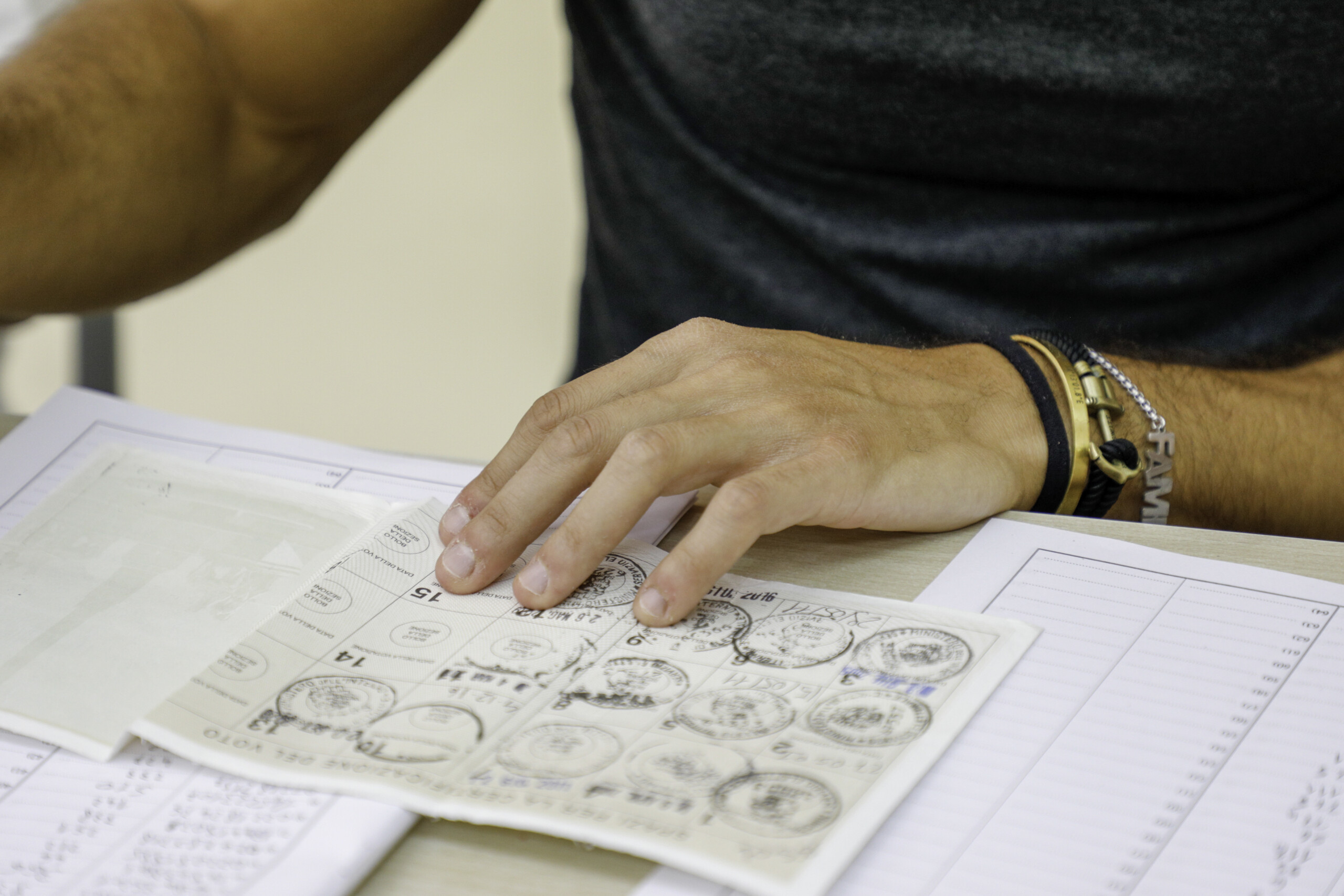 elections regionales urnes ouvertes en venetie campanie et pouilles scaled