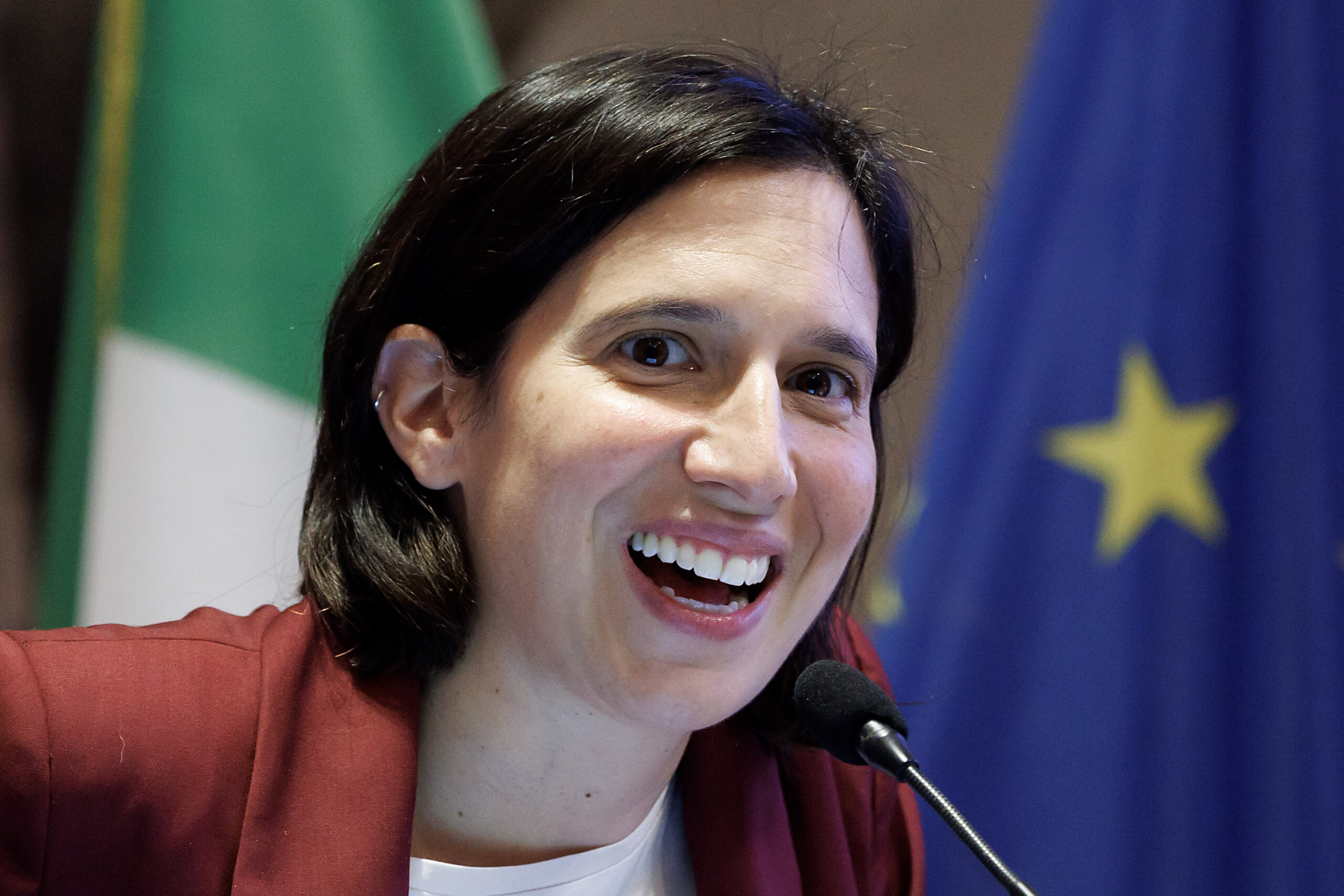 Élections régionales, Schlein : « Fico et Decaro montrent qu’unis, on gagne haut la main » 1 elections regionales schlein fico et decaro montrent quunis on gagne haut la main scaled