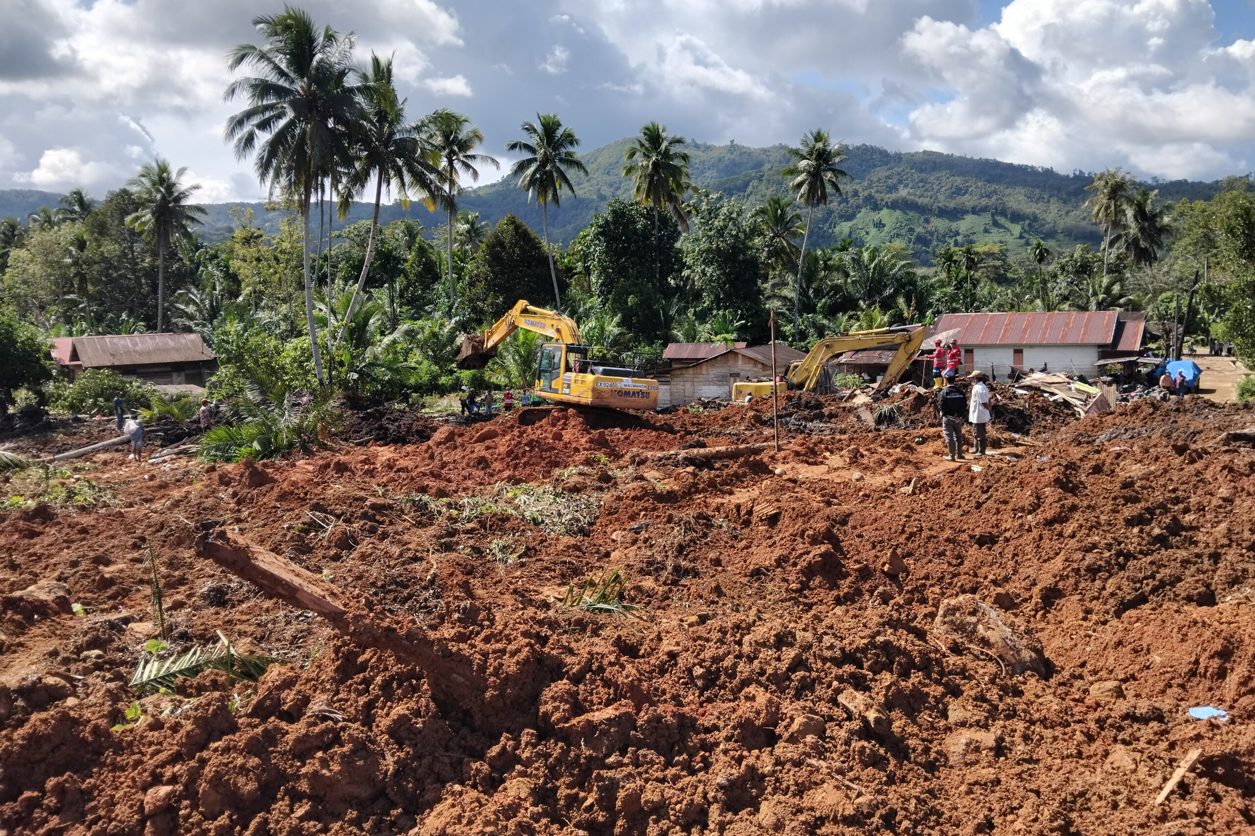 indonesie plus de 500 victimes a cause des inondations et des glissements de terrain scaled