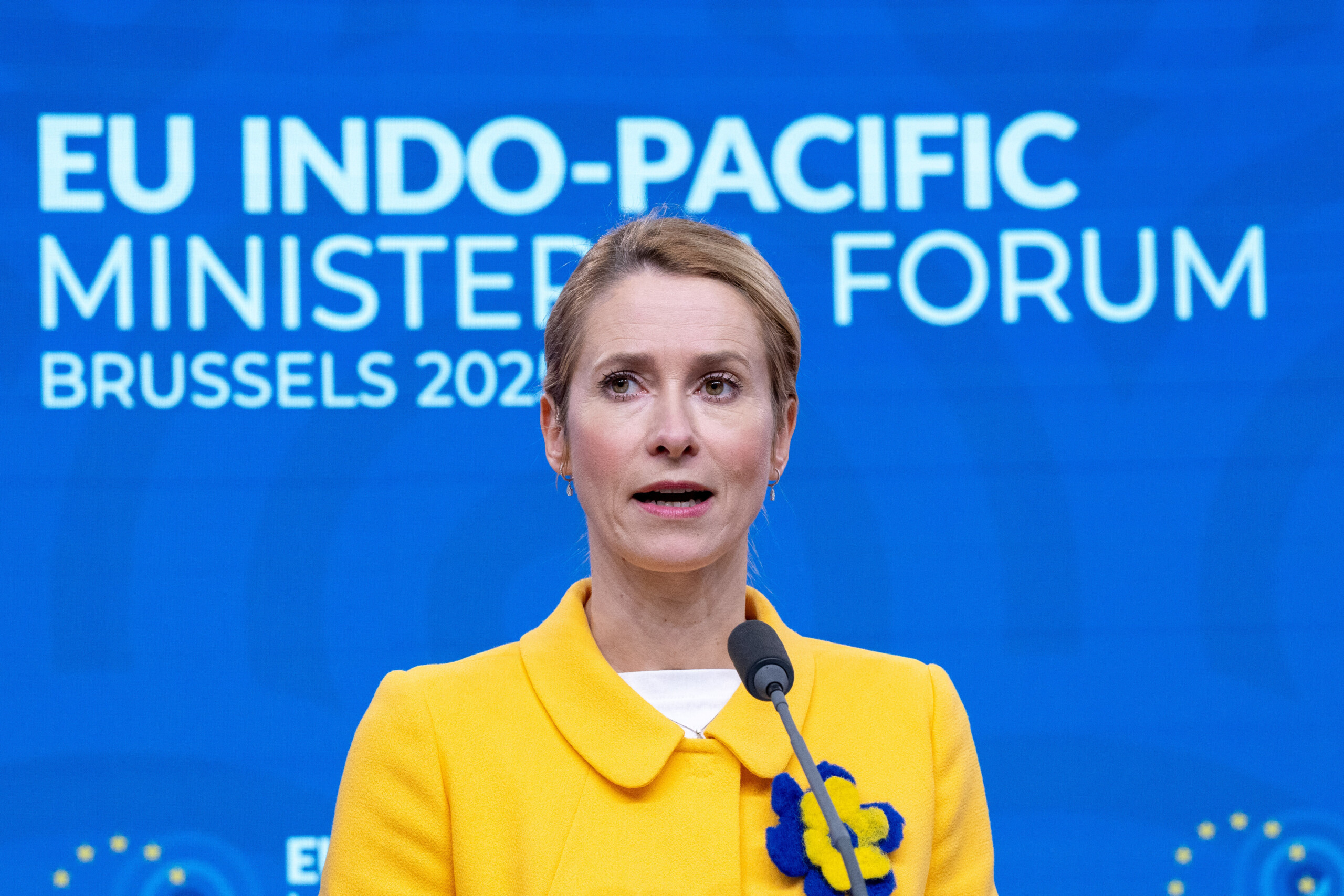 ukraine 2 propositions de lue pour un pret a kiev depuis le budget de lue ou les avoirs russes scaled