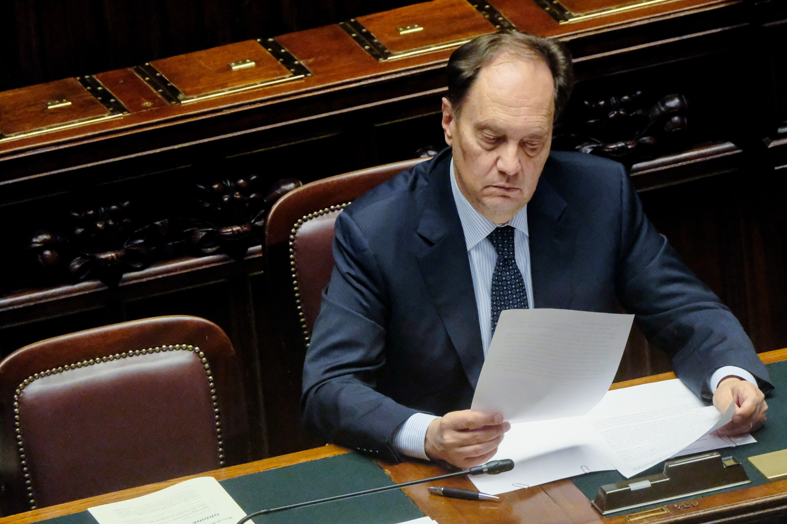 Ciriani : « L'accord avec les banques est conclu, il faut maintenant le mettre par écrit » 1 ciriani laccord avec les banques est conclu il faut maintenant le mettre par ecrit scaled