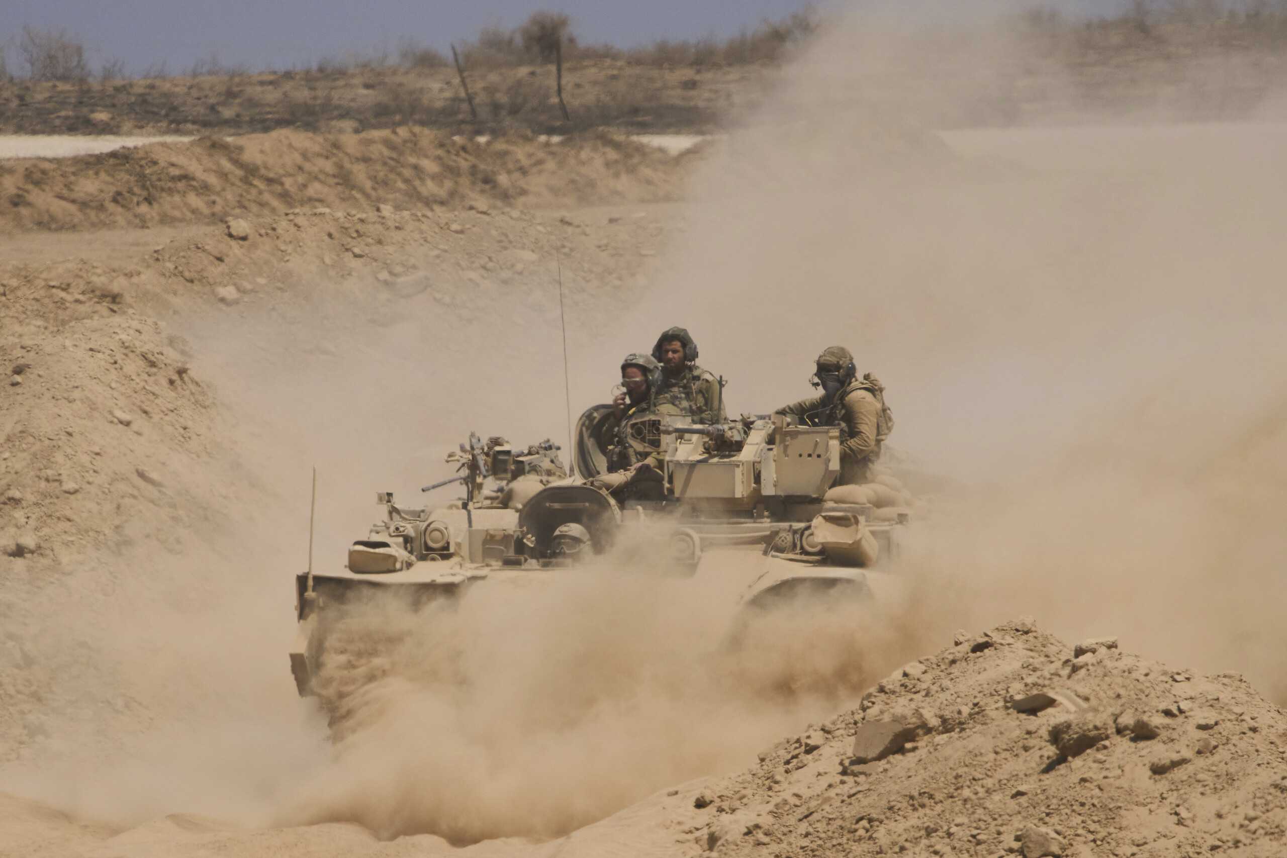 gaza tsahal trois terroristes ayant franchi la ligne jaune ont ete tues scaled