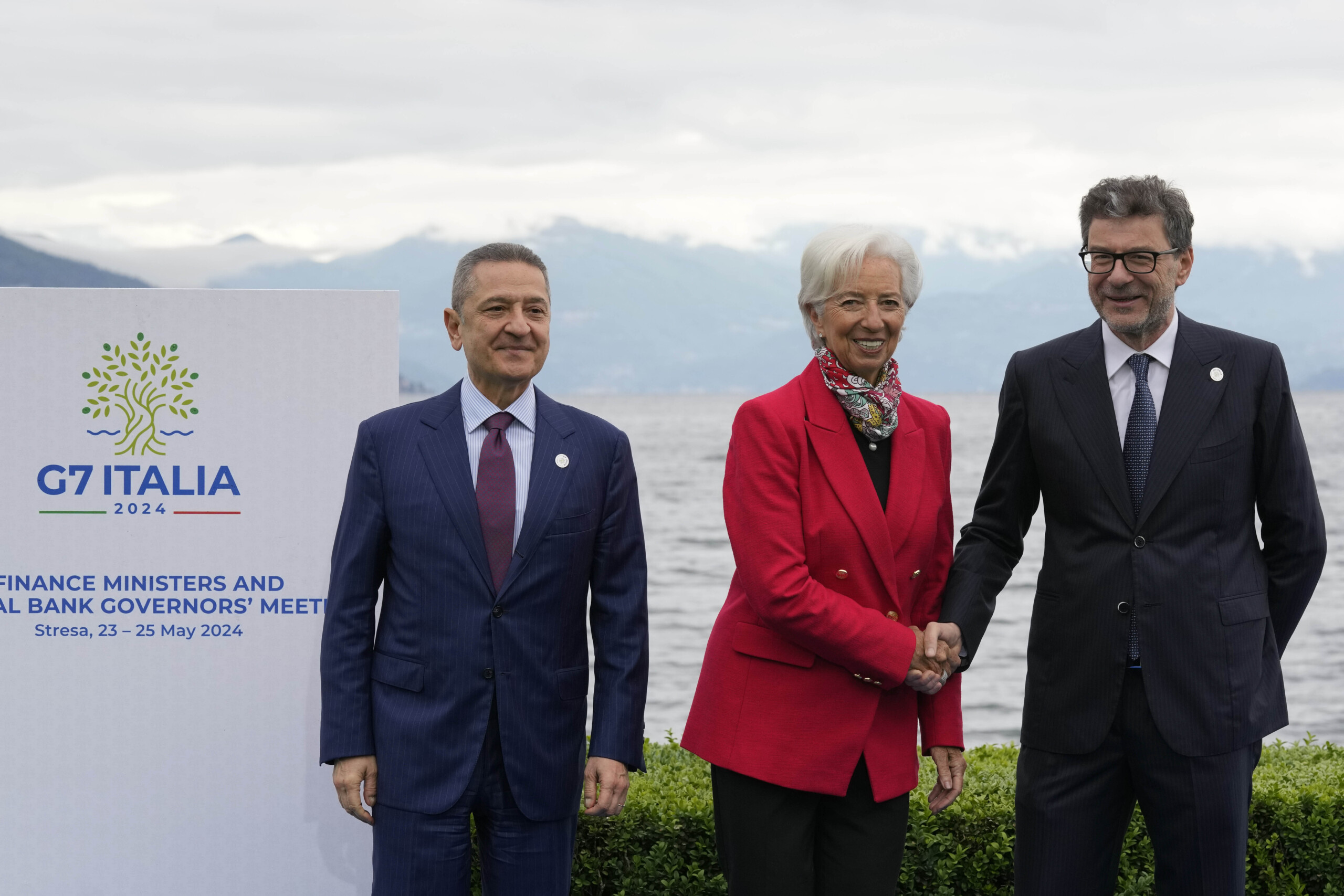 Manœuvre : sources du MEF, tout est clarifié entre Giorgetti et Lagarde concernant l'or de la Banque d'Italie 1 manoeuvre sources du mef tout est clarifie entre giorgetti et lagarde concernant lor de la banque ditalie scaled