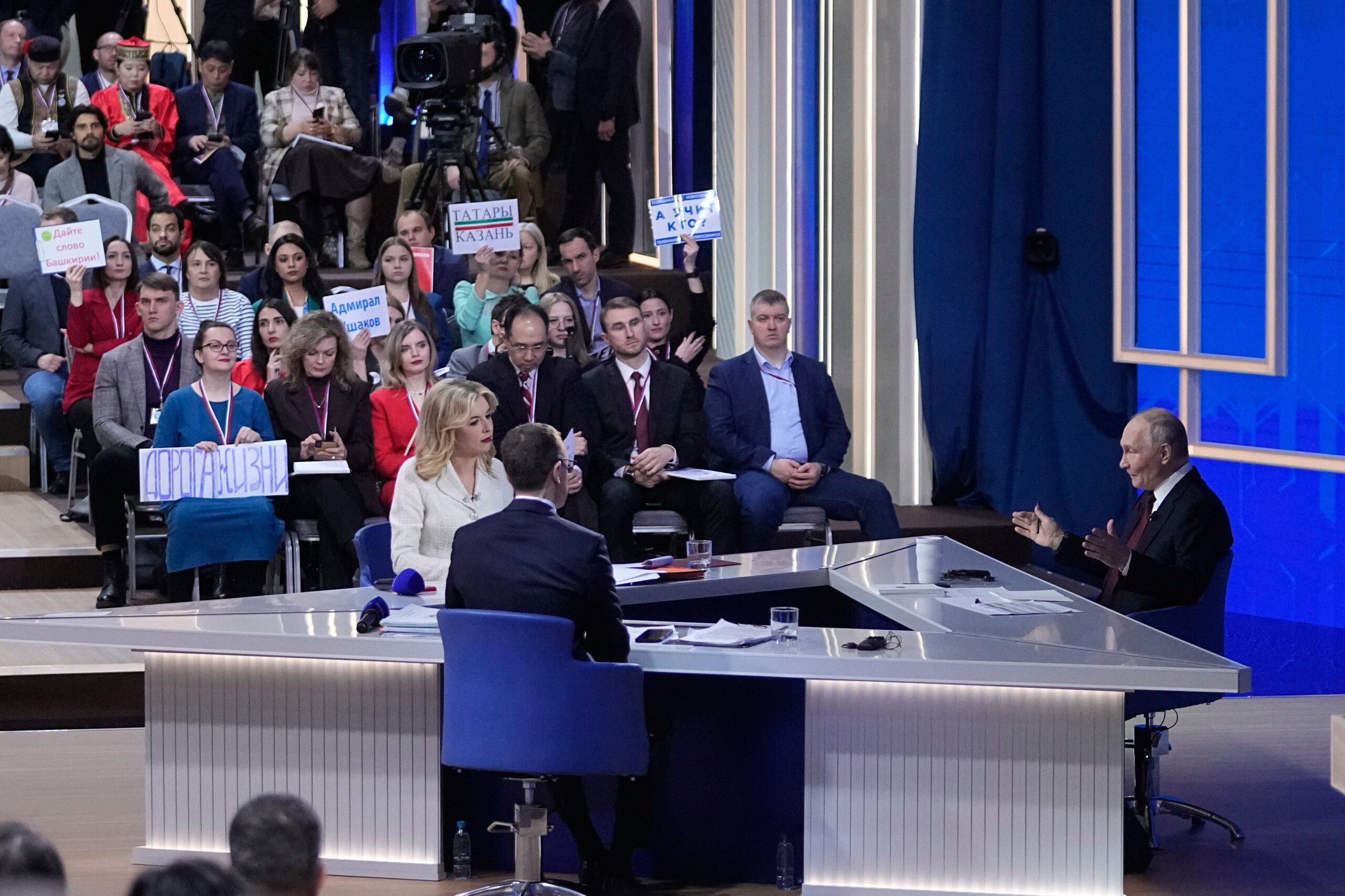 ukraine poutine prets a suspendre les attaques le jour des elections en ukraine scaled