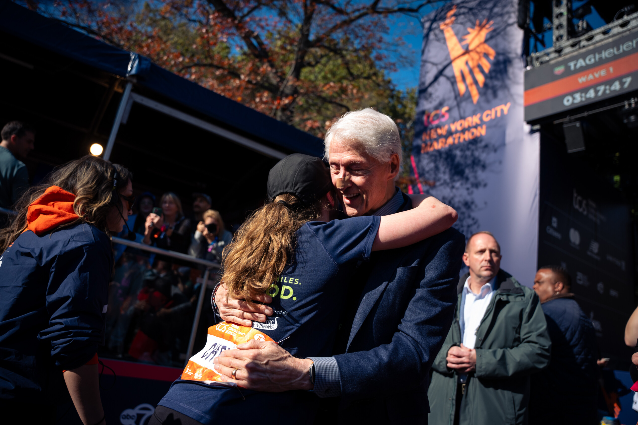 etats unis de nouvelles photos de bill clinton dans les dossiers epstein scaled