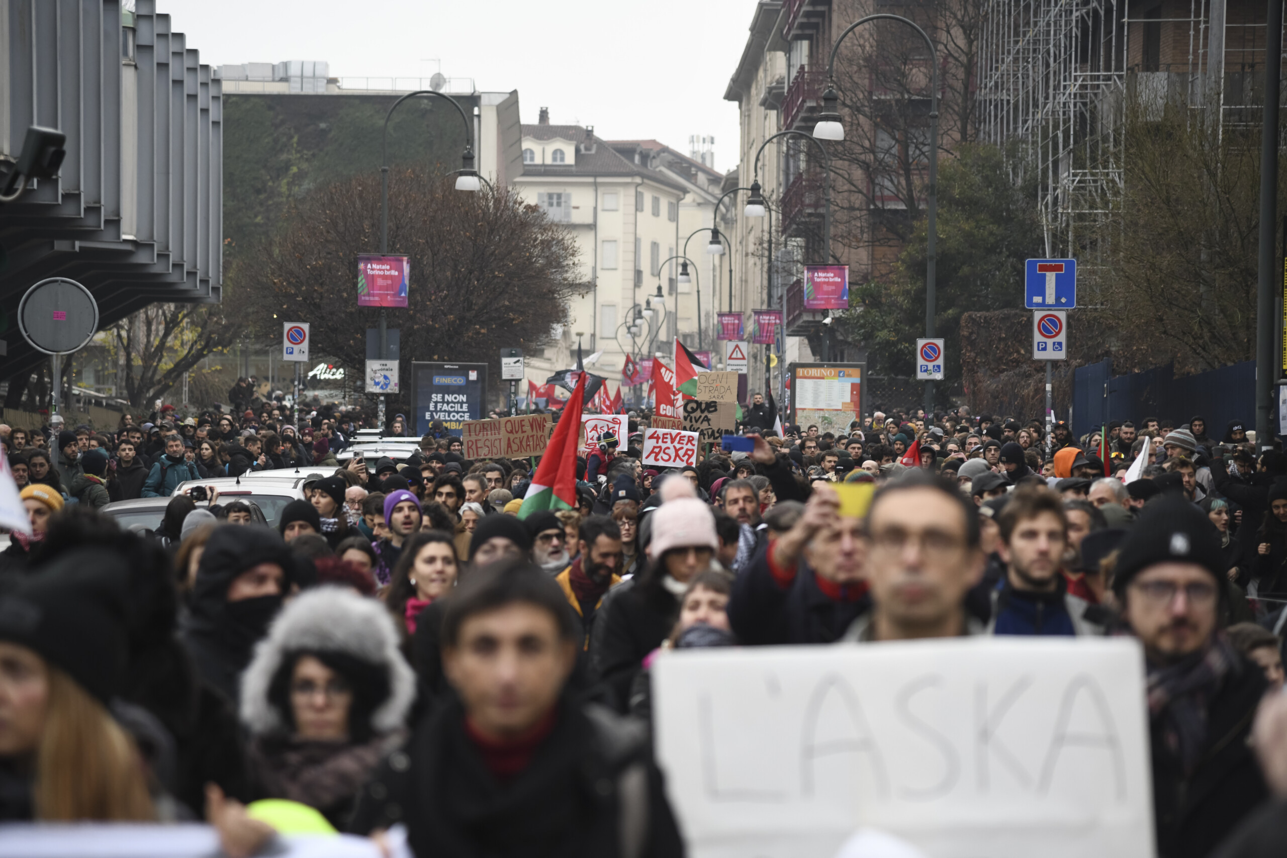 turin 7 blesses parmi les policiers lors du rassemblement daskatasuna scaled