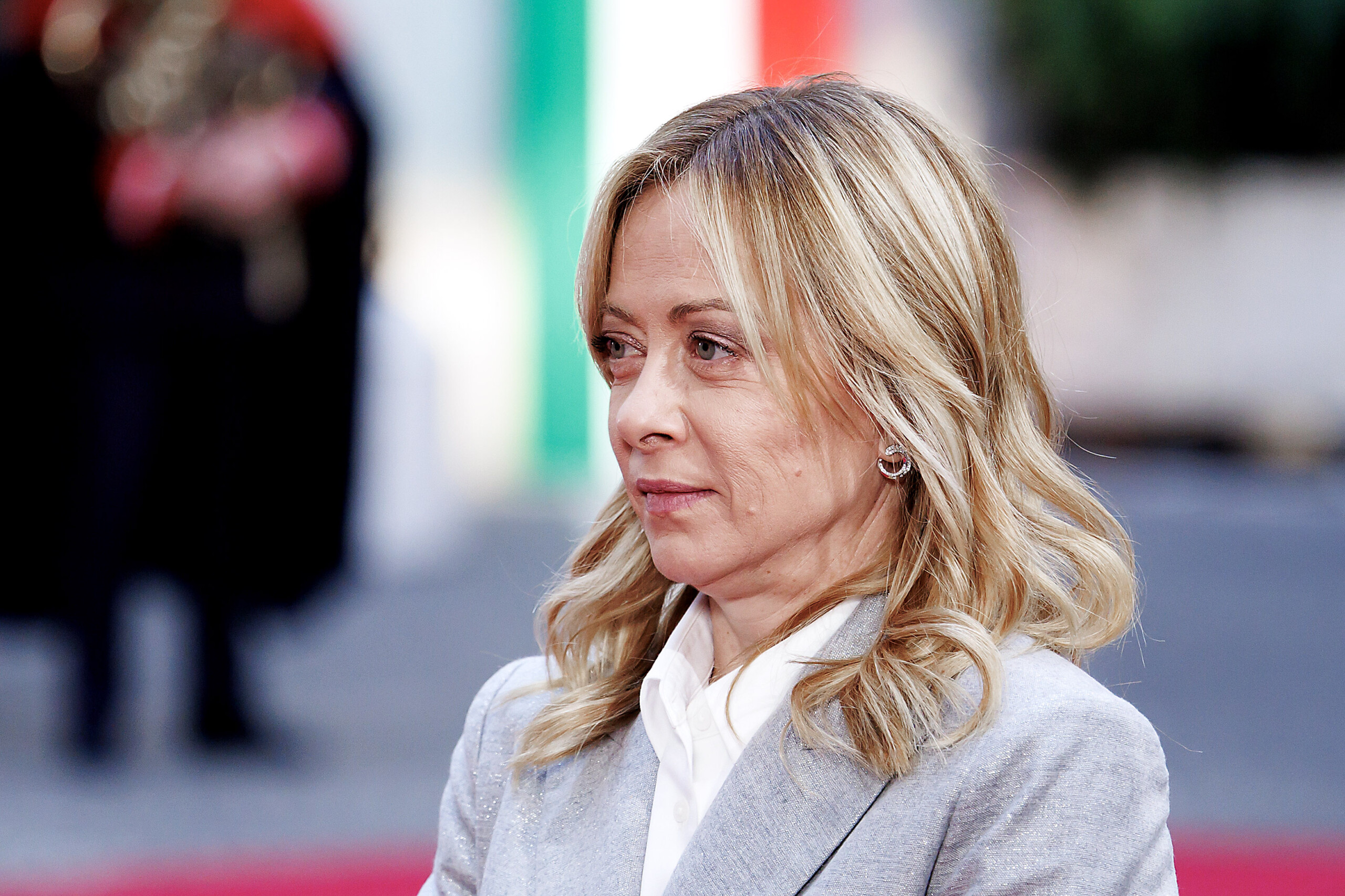 defense meloni rechercher la paix par tous les moyens mais non au pacifisme contre les forces armees scaled