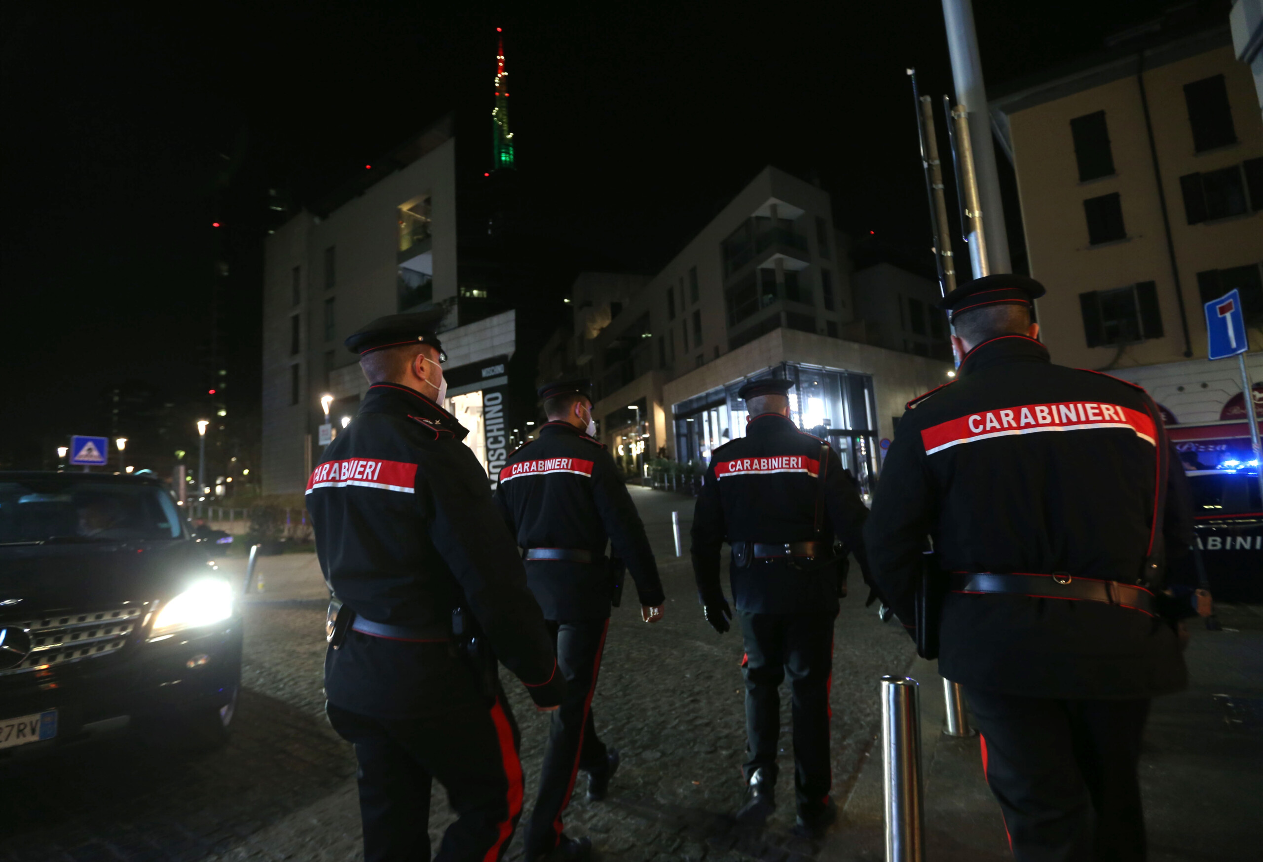 milan un adolescent de 15 ans braque en centre ville par une baby gang quatre arrestations scaled