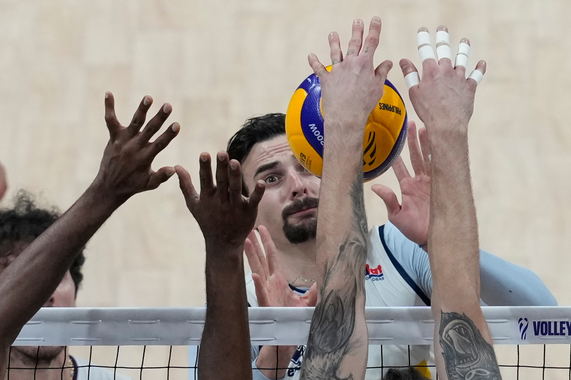 volley coupe du monde des clubs perouse bat osaka et remporte le titre