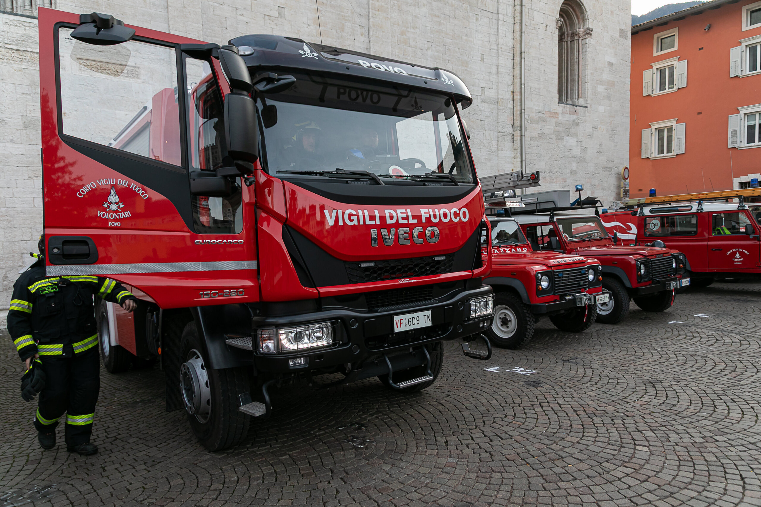 rome incendie devant luniversite roma tre a san paolo scaled