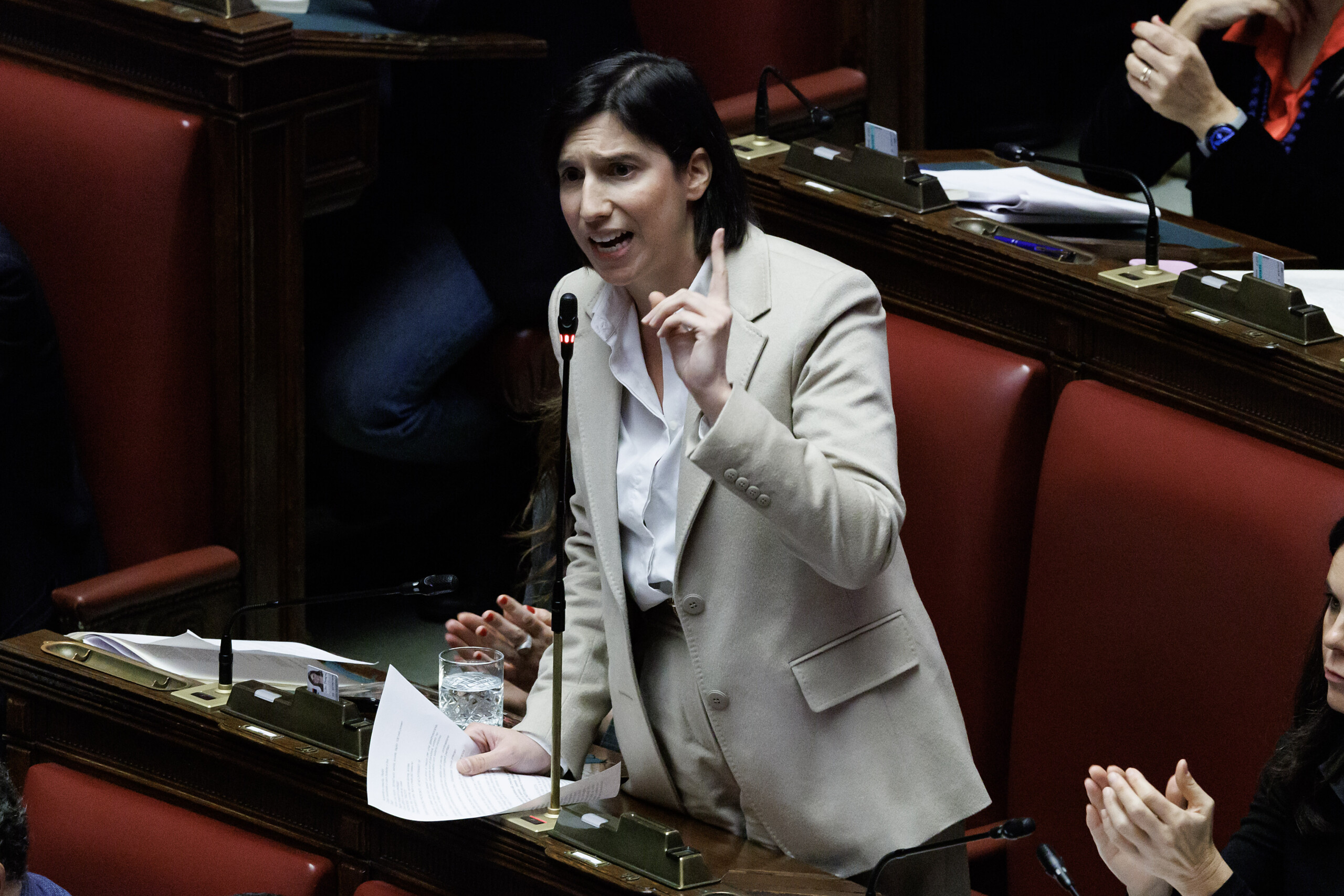 Manœuvre, Schlein : « Toutes les promesses ont été trahies, les avantages vont aux plus riches » 1 manoeuvre schlein toutes les promesses ont ete trahies les avantages vont aux plus riches scaled