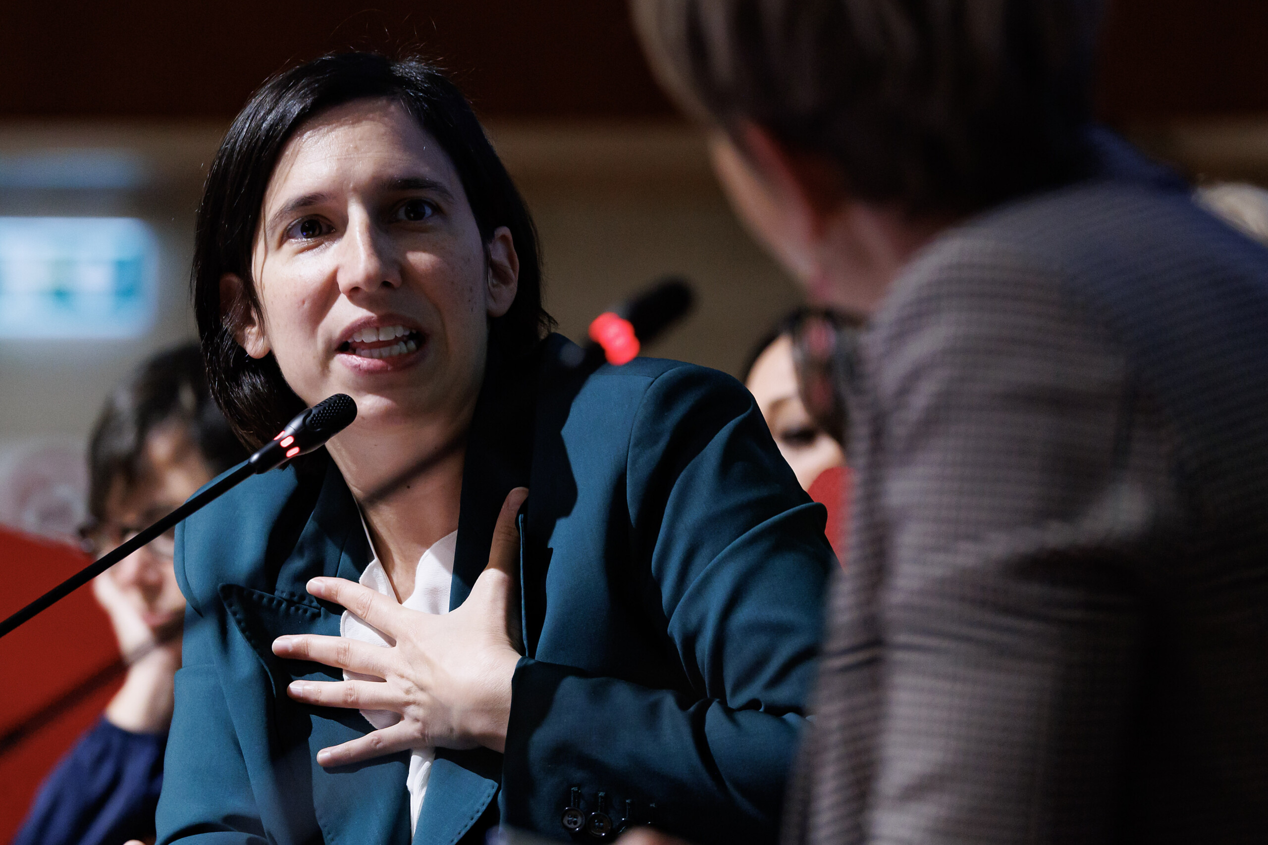 crans montana schlein condoleances et sympathie pour les membres de la famille des 6 victimes italiennes scaled