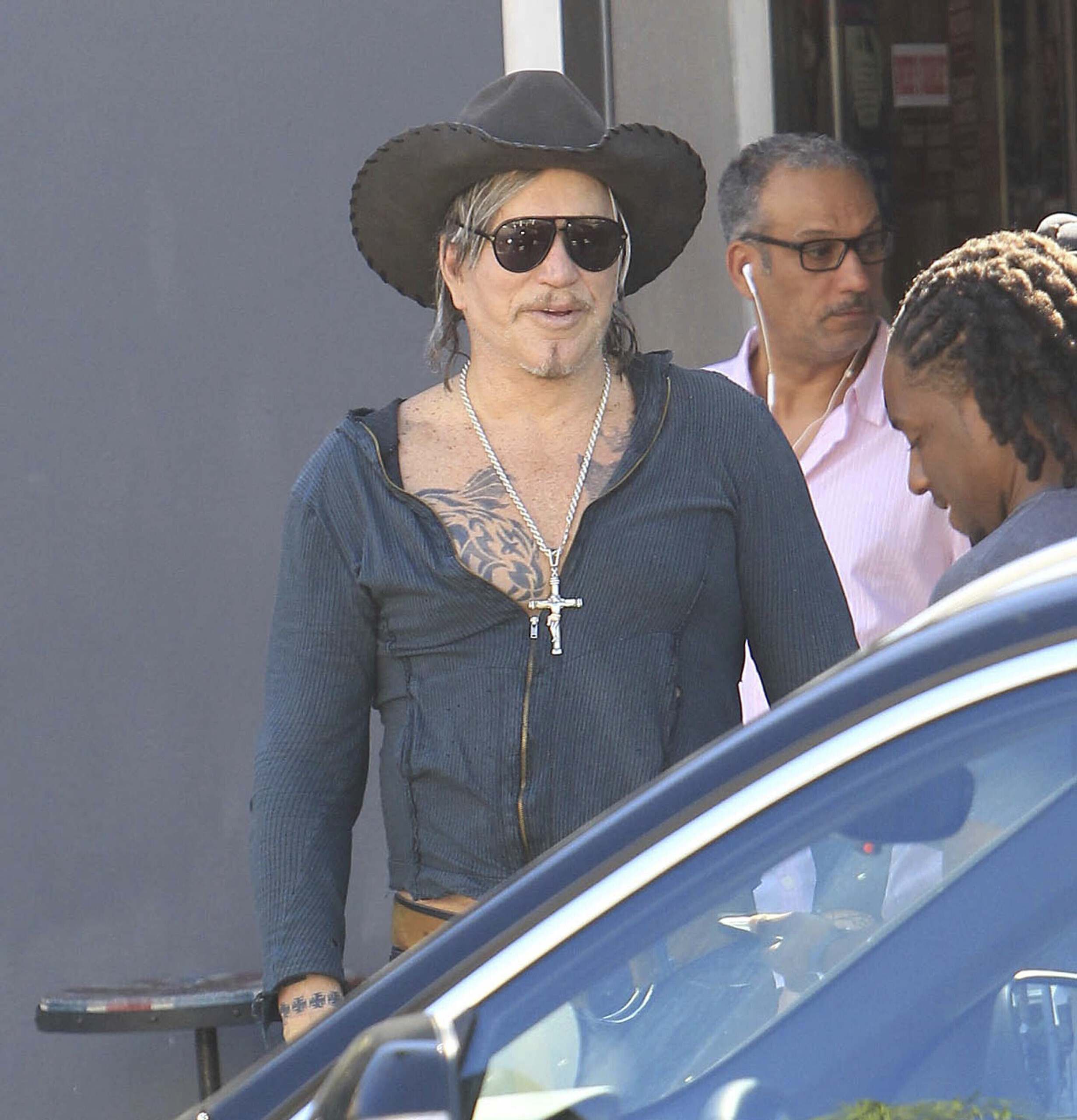 cinema mickey rourke lance une campagne de financement participatif pour eviter lexpulsion scaled