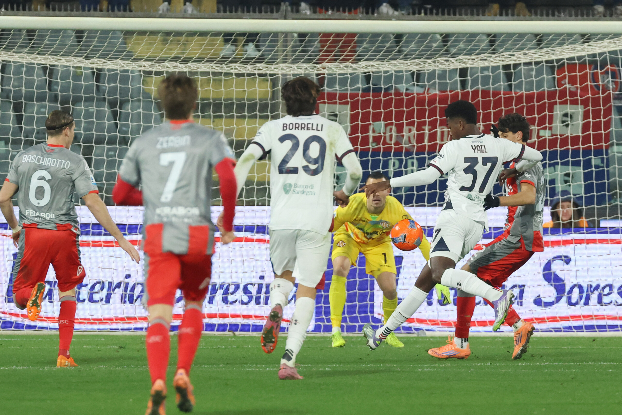 Football : Serie A, Cremonese-Cagliari 2-2 1 football serie a cremonese cagliari 2 2 scaled